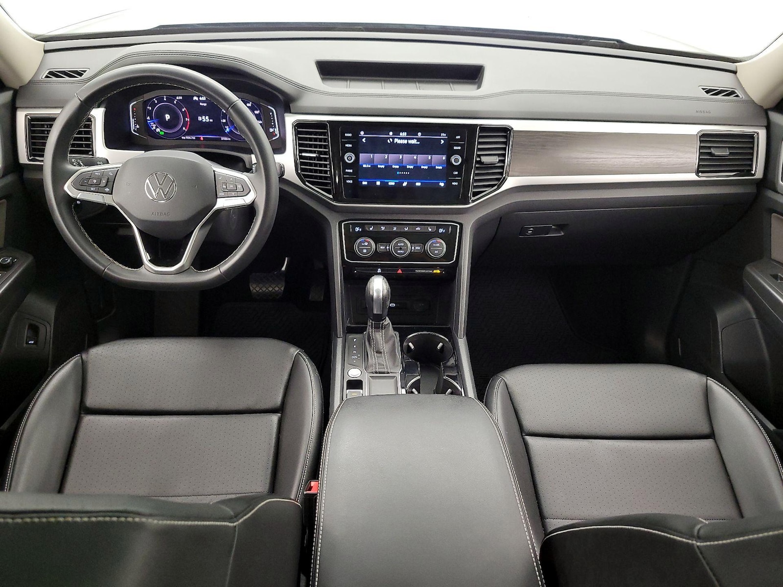 2023 Volkswagen Atlas SE w/Tech - Photo 10