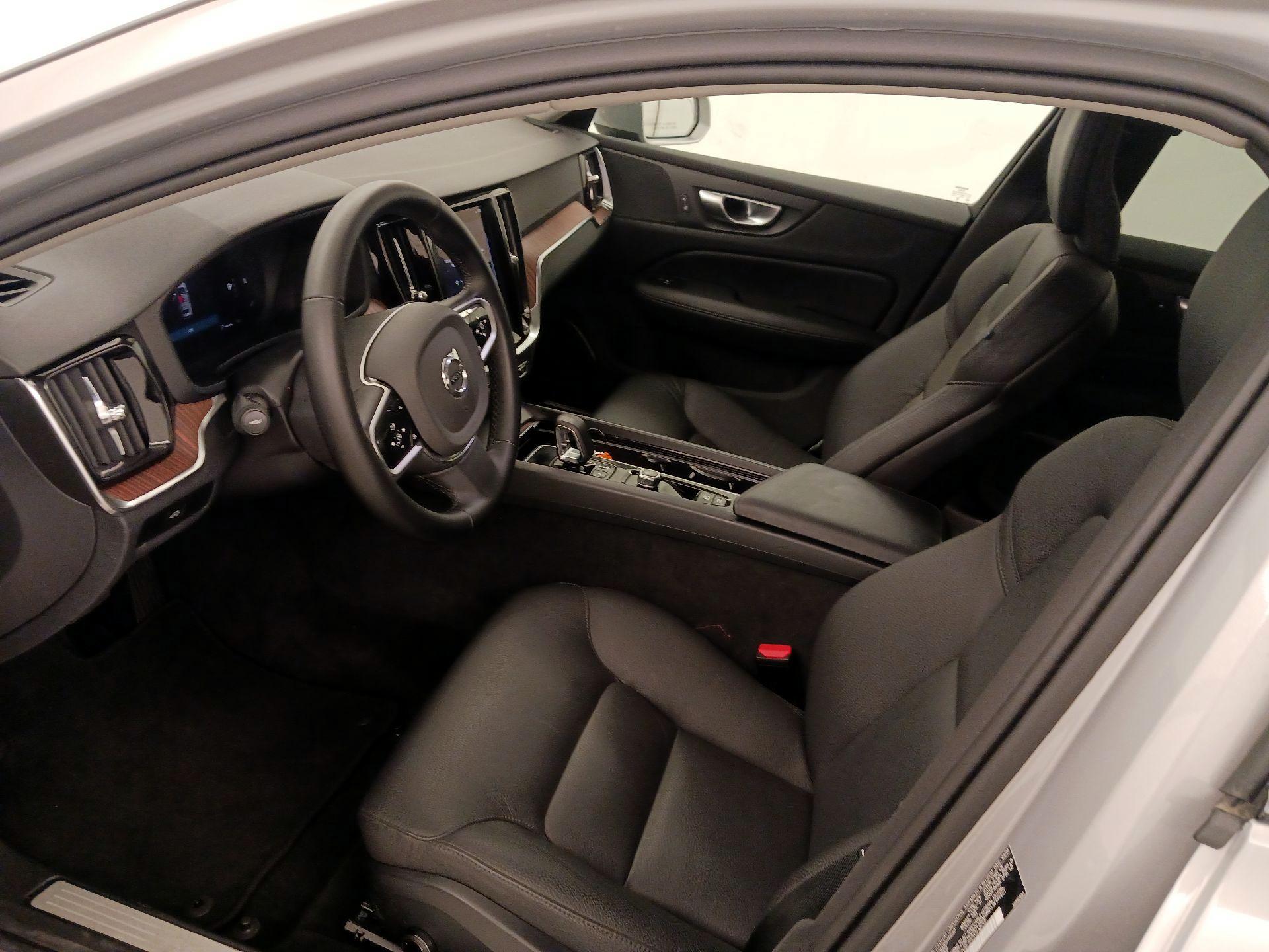 Thumbnail: 2025 Volvo S60 - 11