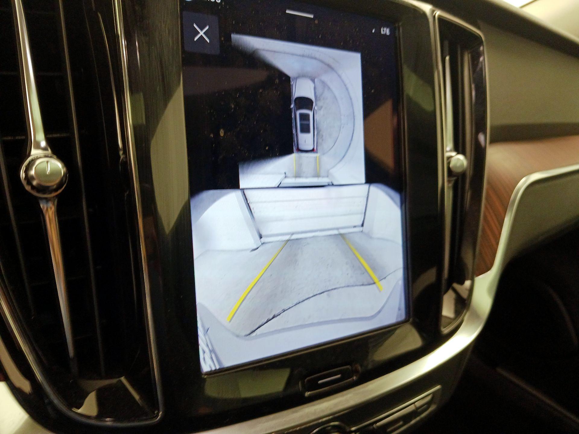 Thumbnail: 2025 Volvo S60 - 14