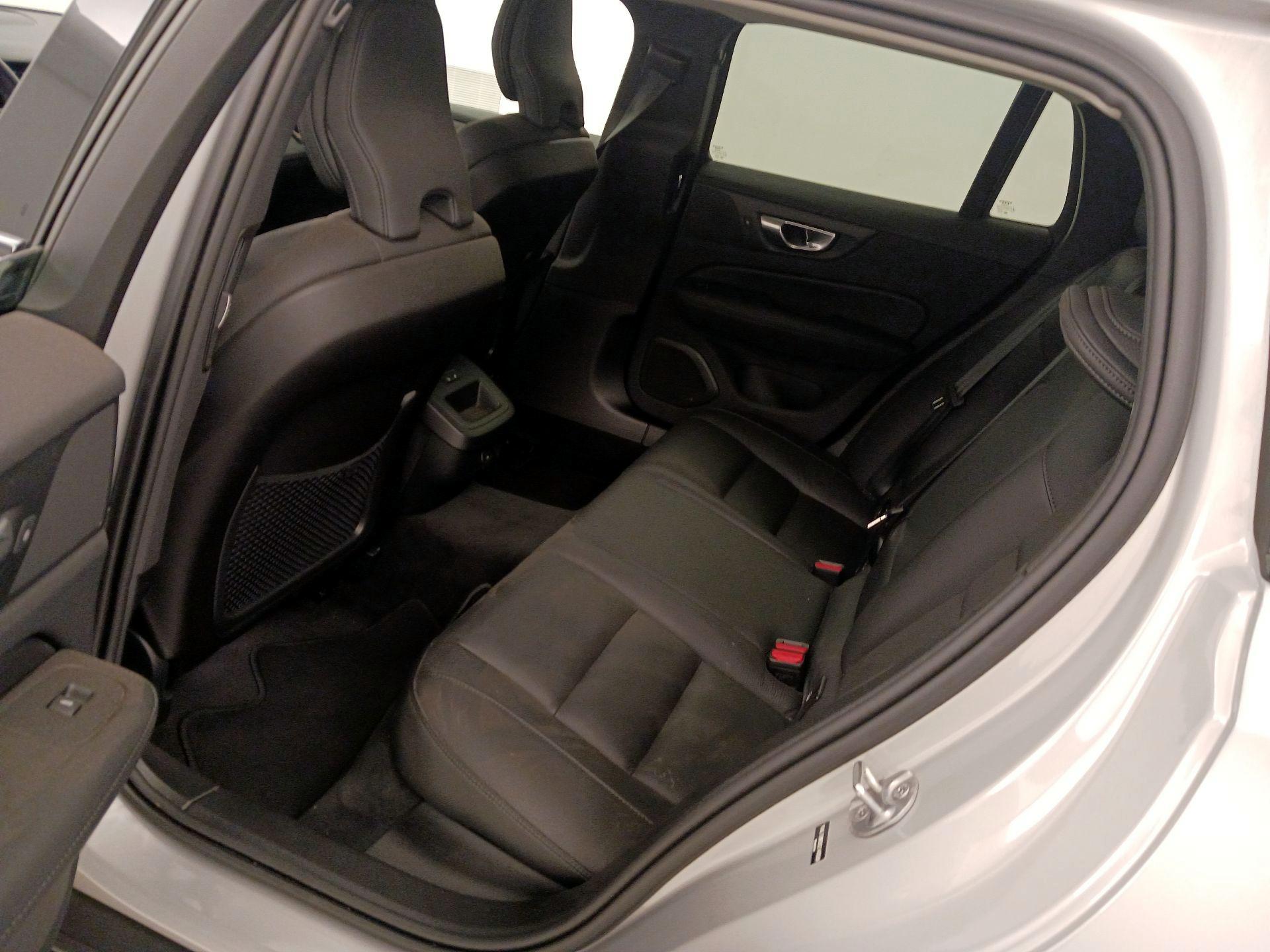 Thumbnail: 2025 Volvo S60 - 20