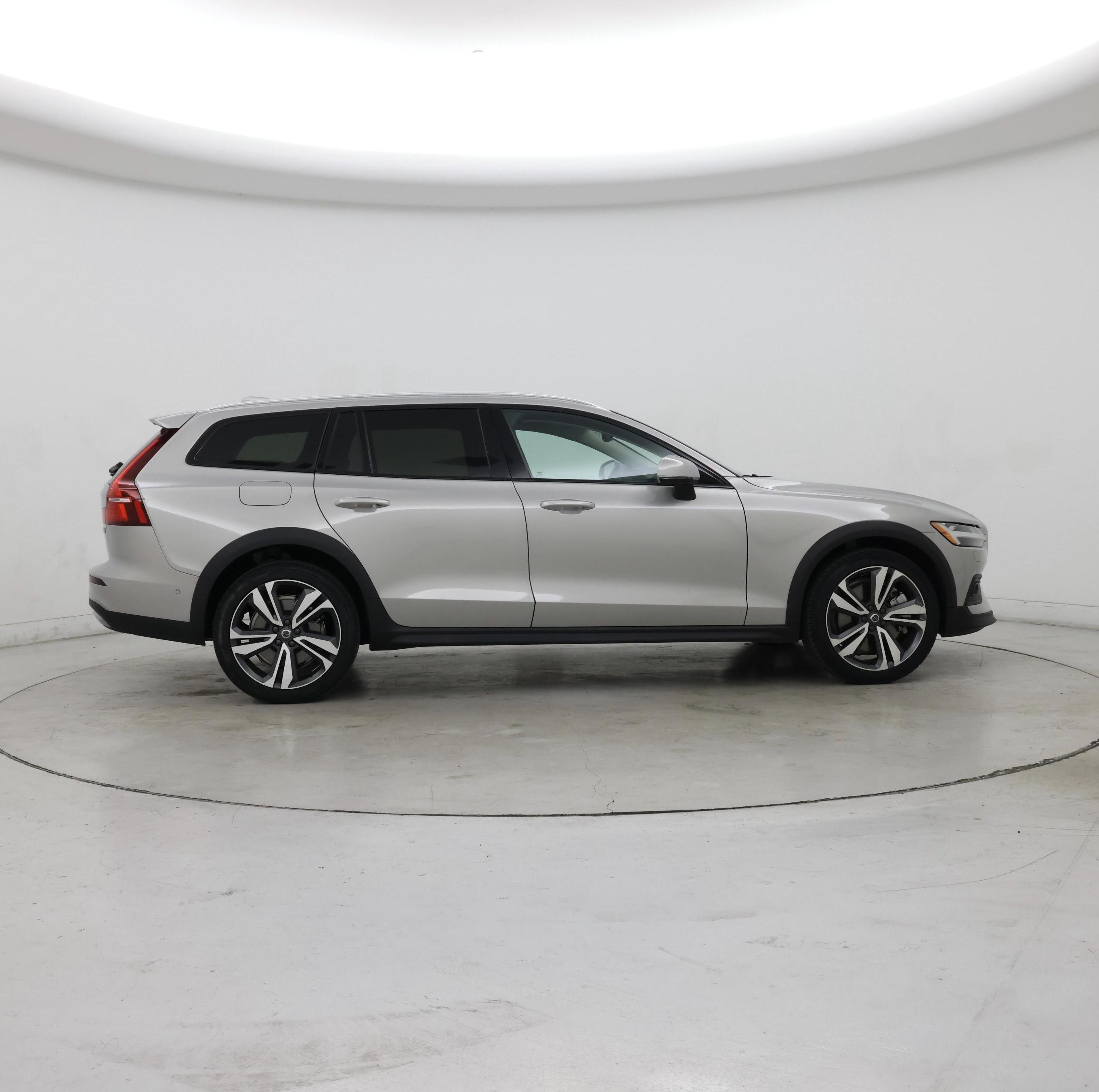 Thumbnail: 2025 Volvo S60 - 7