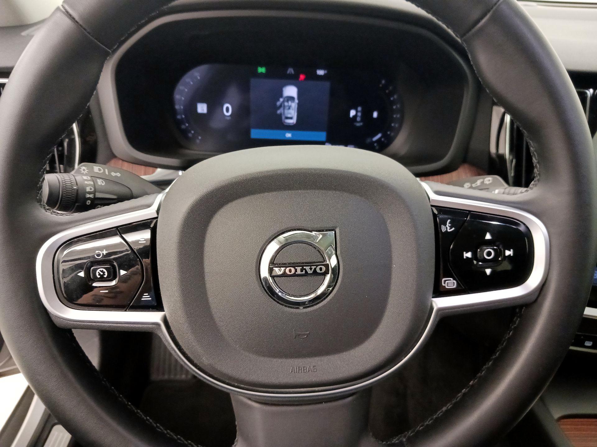 Thumbnail: 2025 Volvo S60 - 10