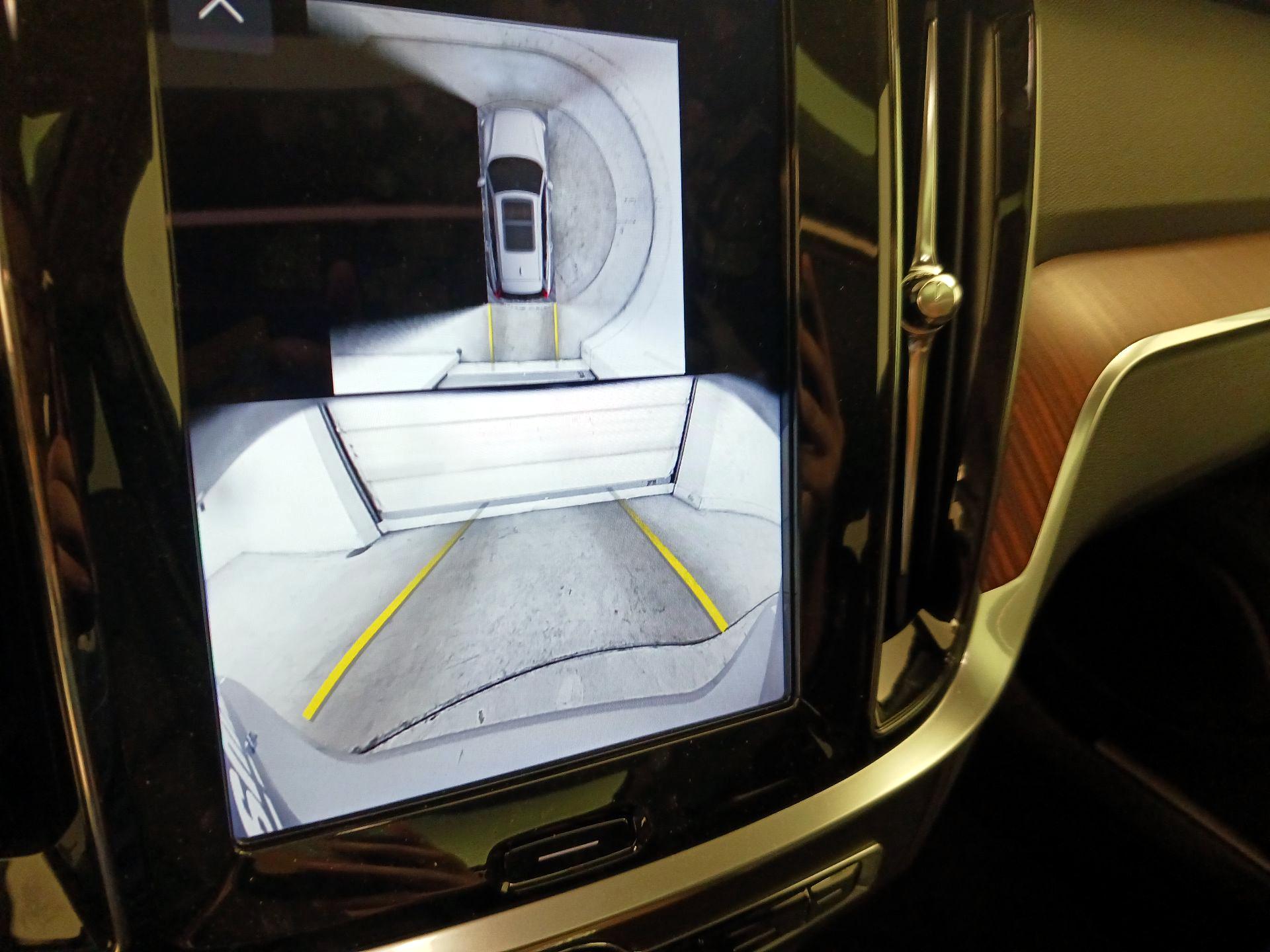 Thumbnail: 2025 Volvo S60 - 14