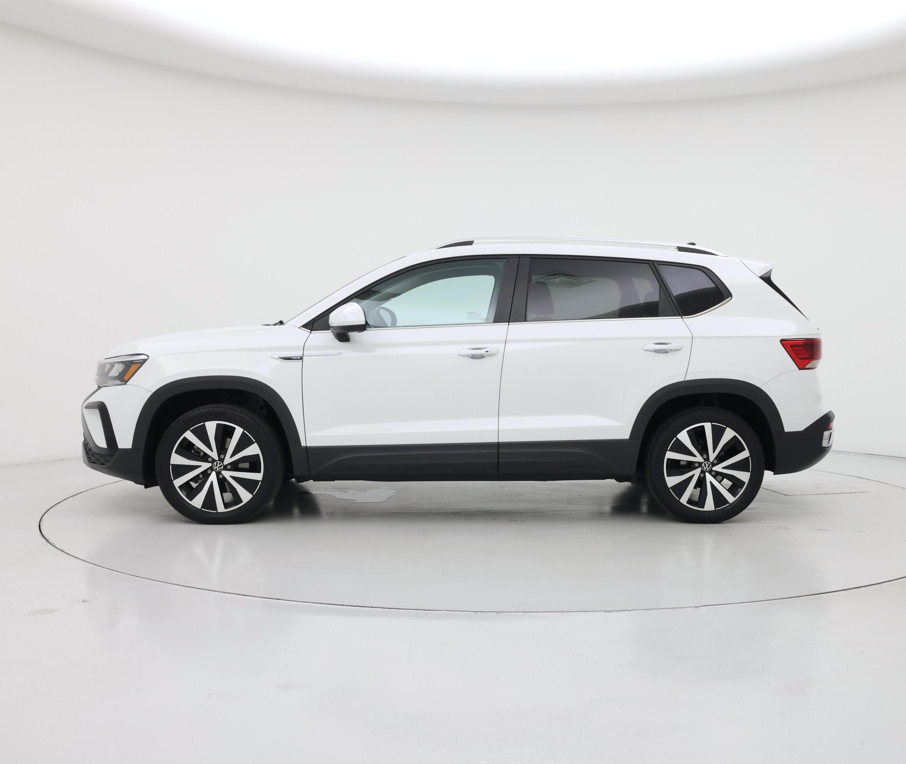 Thumbnail: 2023 Volkswagen Taos - 3