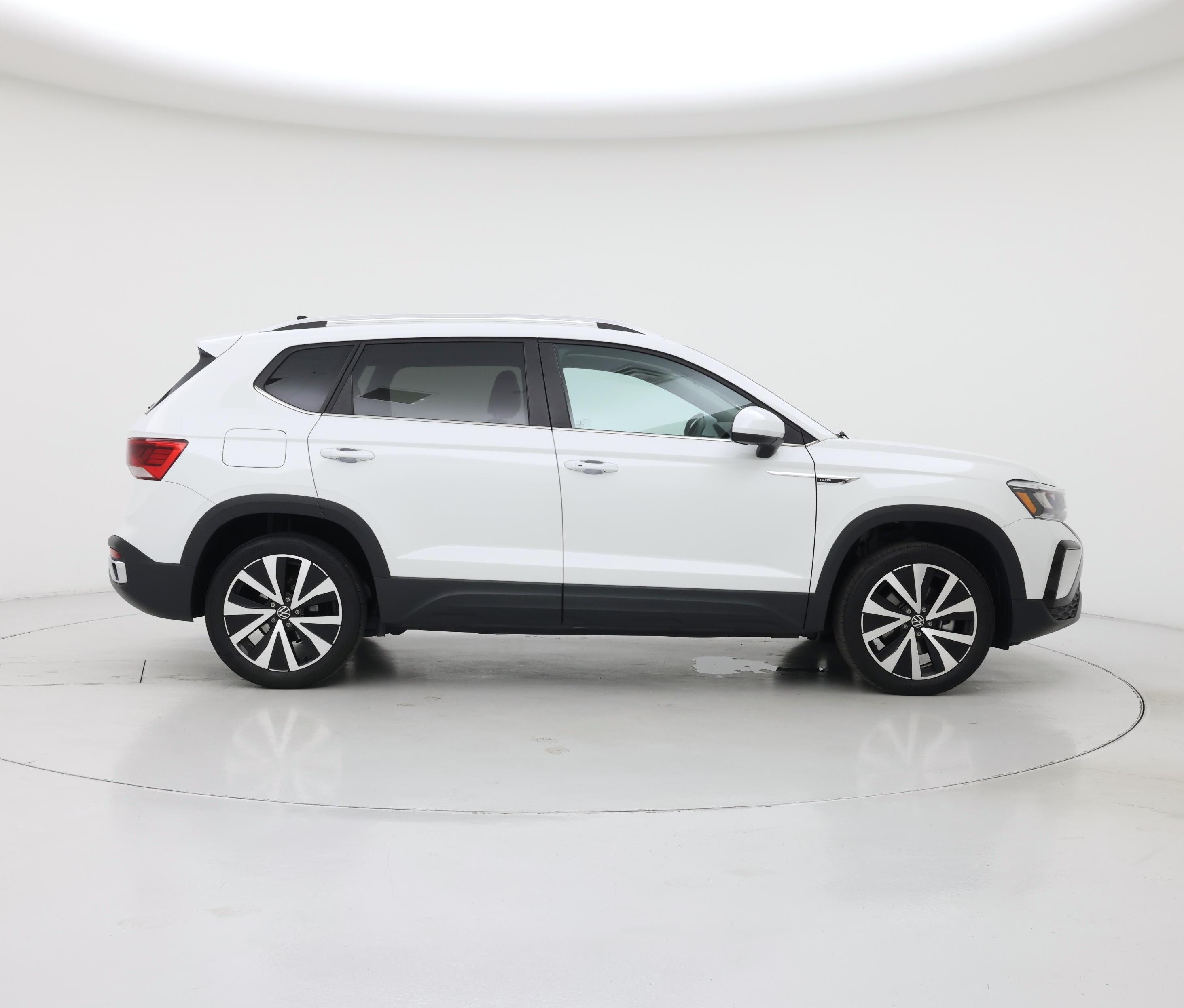 Thumbnail: 2023 Volkswagen Taos - 7