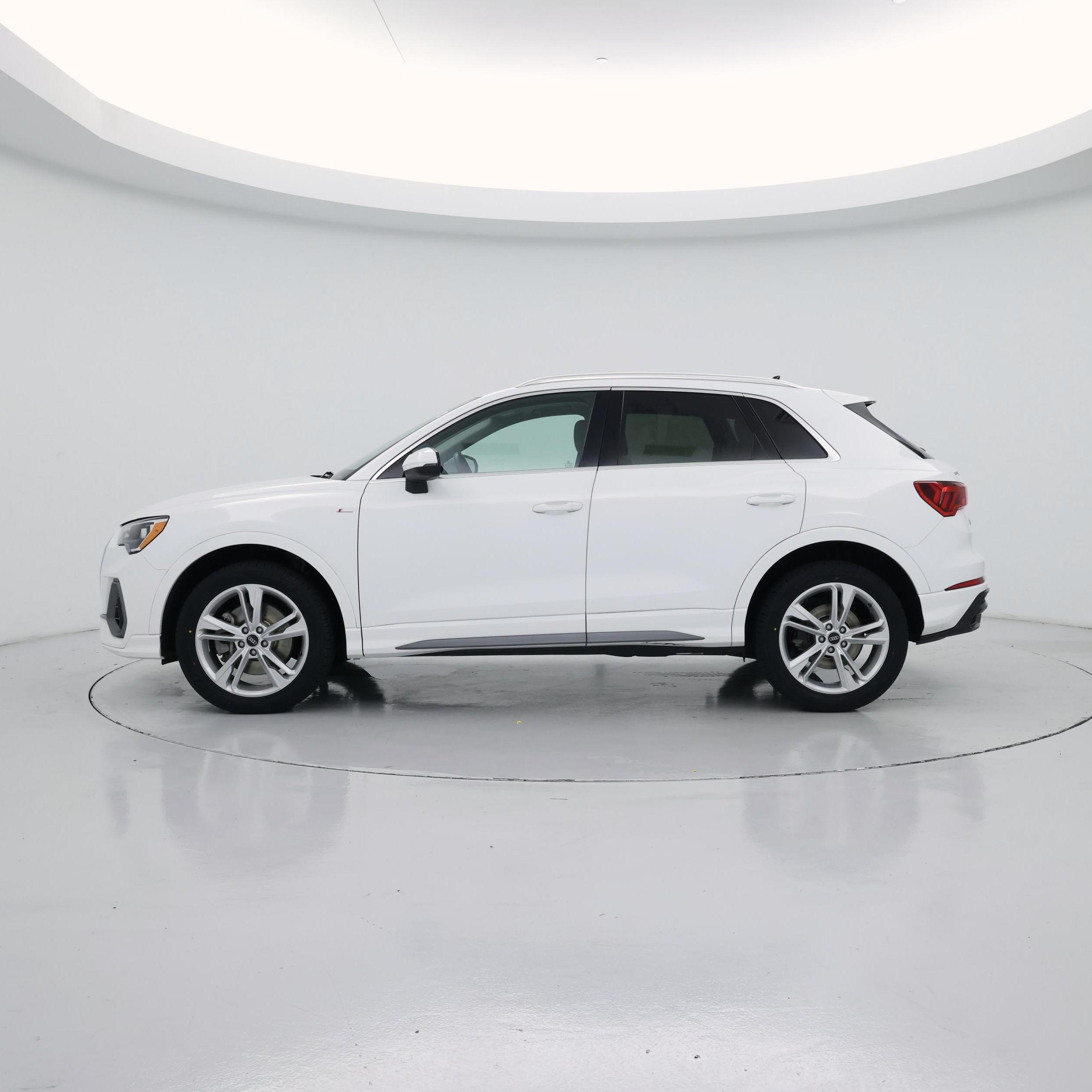 Thumbnail: 2022 Audi Q3 - 3