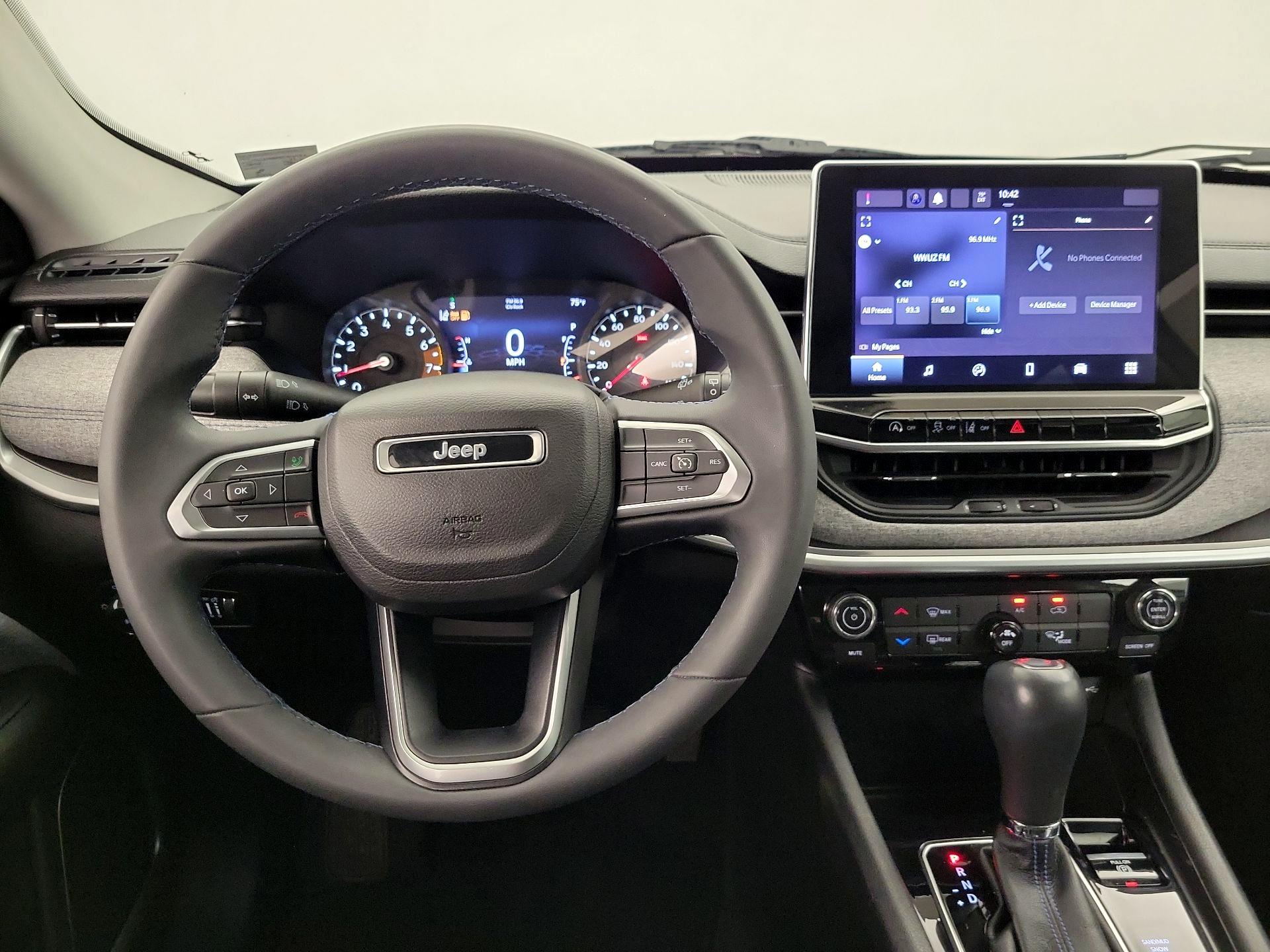 Thumbnail: 2022 Jeep Compass - 10