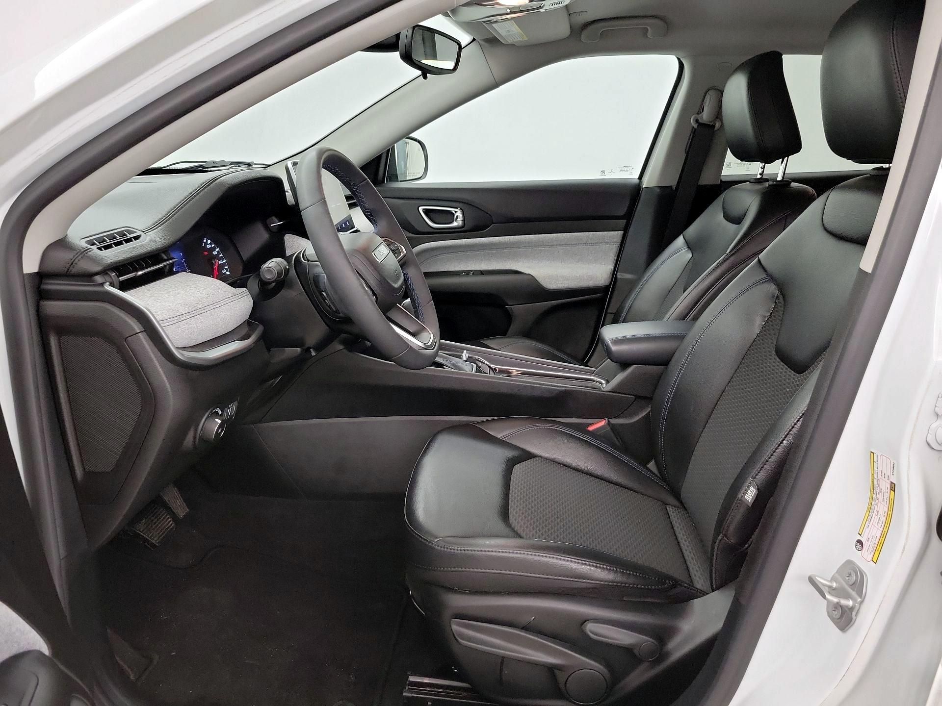 Thumbnail: 2022 Jeep Compass - 11