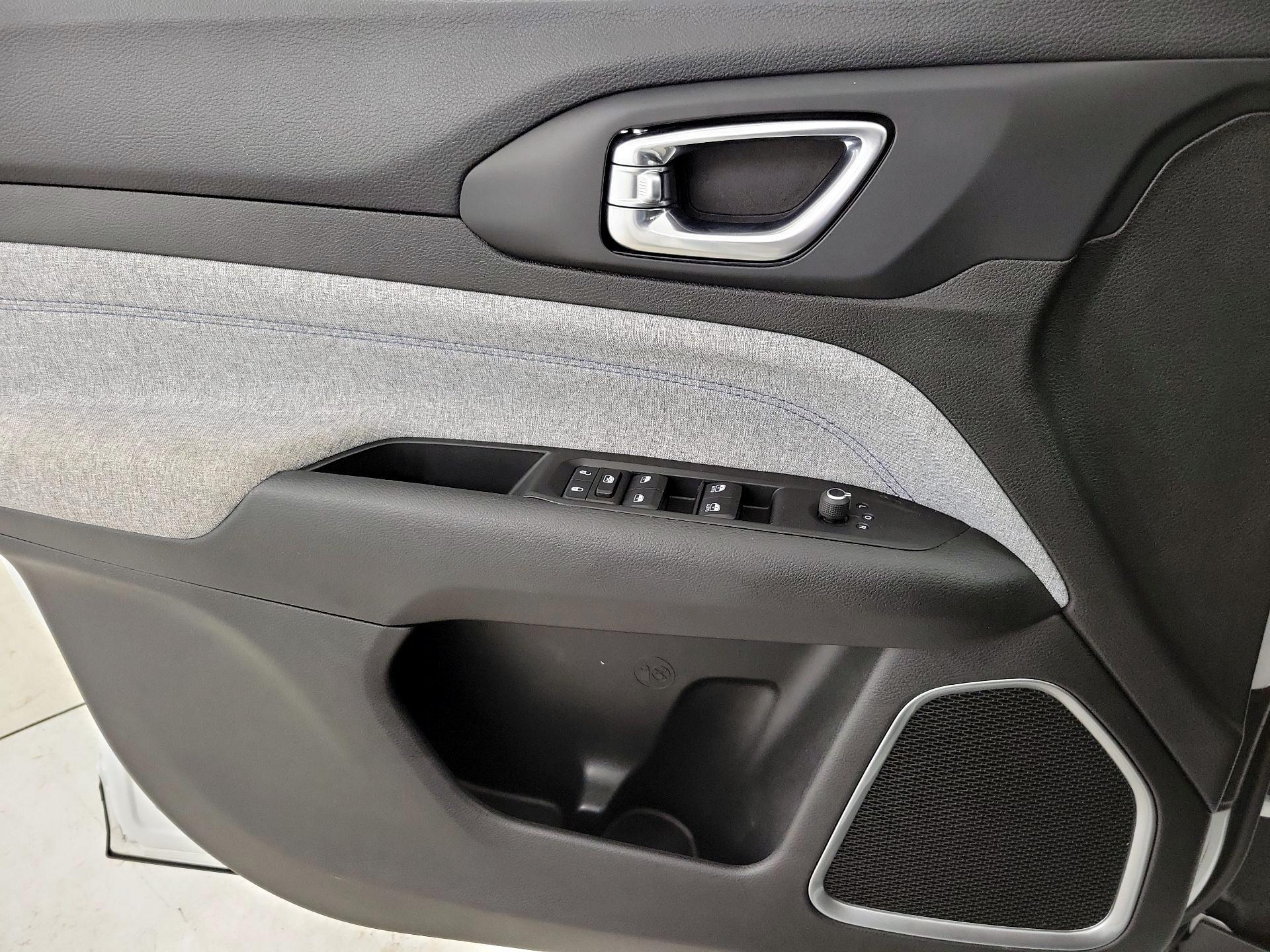 Thumbnail: 2022 Jeep Compass - 12