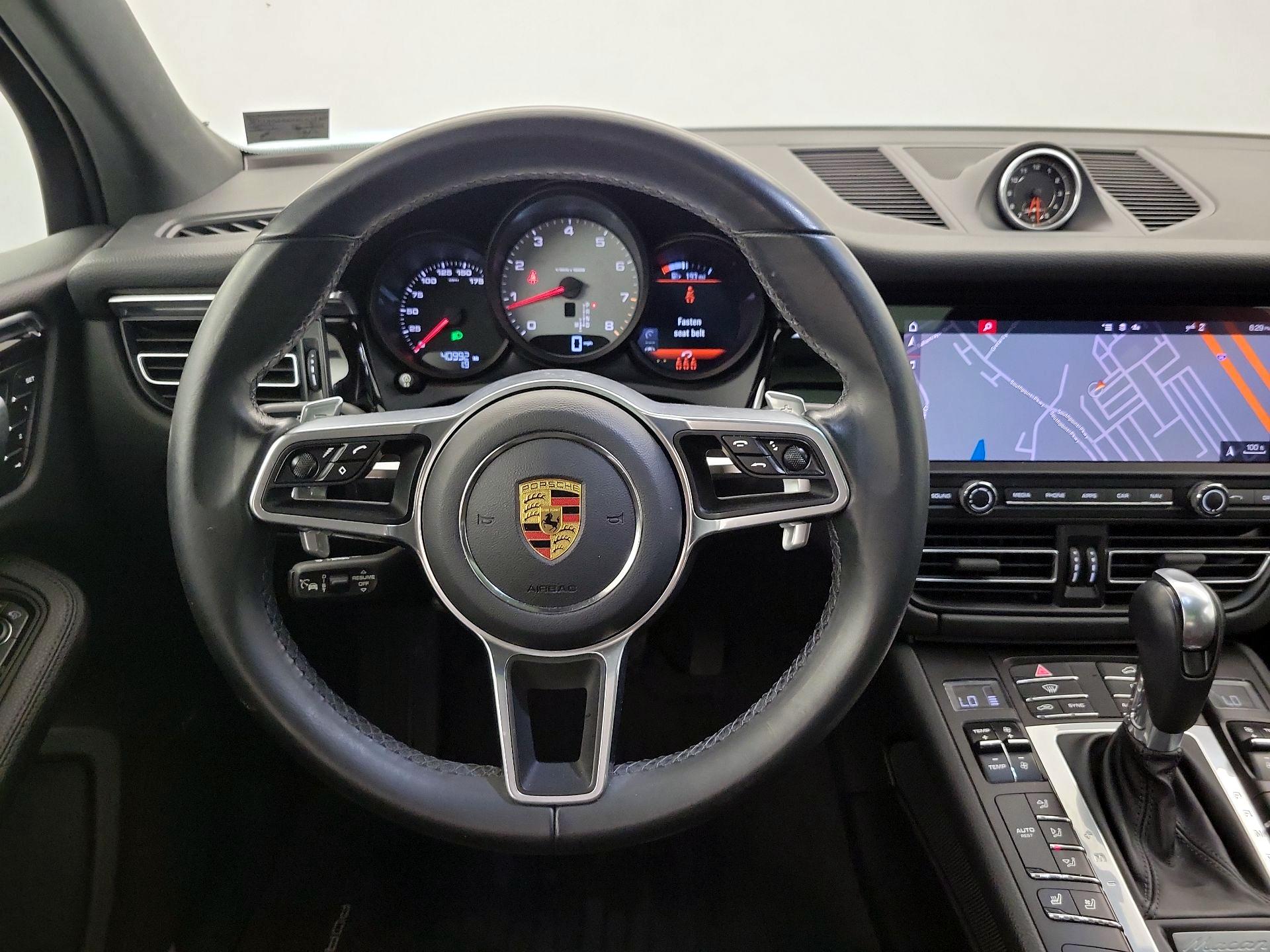 Thumbnail: 2021 Porsche Macan - 10