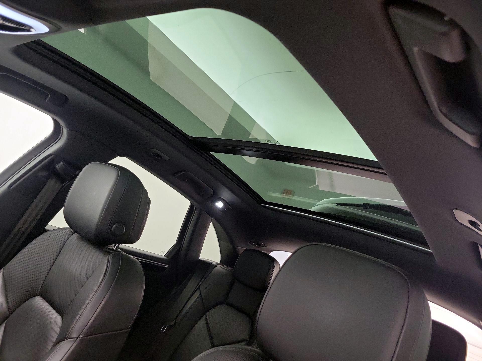 Thumbnail: 2021 Porsche Macan - 20