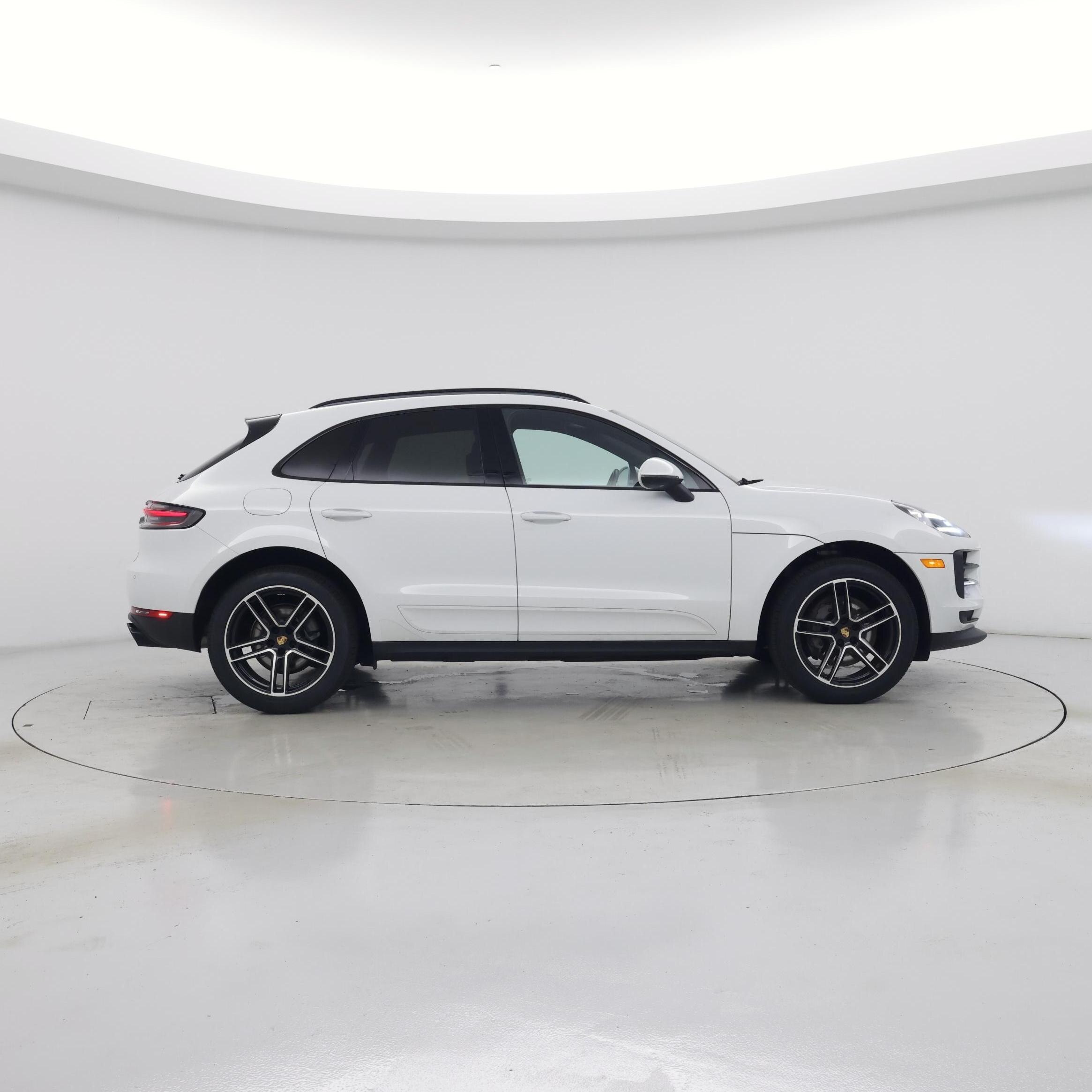 Thumbnail: 2021 Porsche Macan - 7