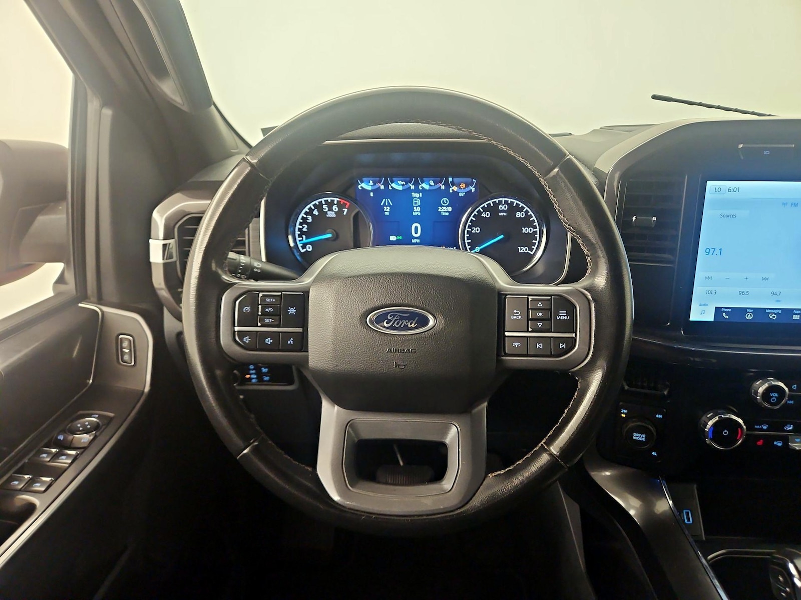 2023 Ford F-150 XLT - Photo 11