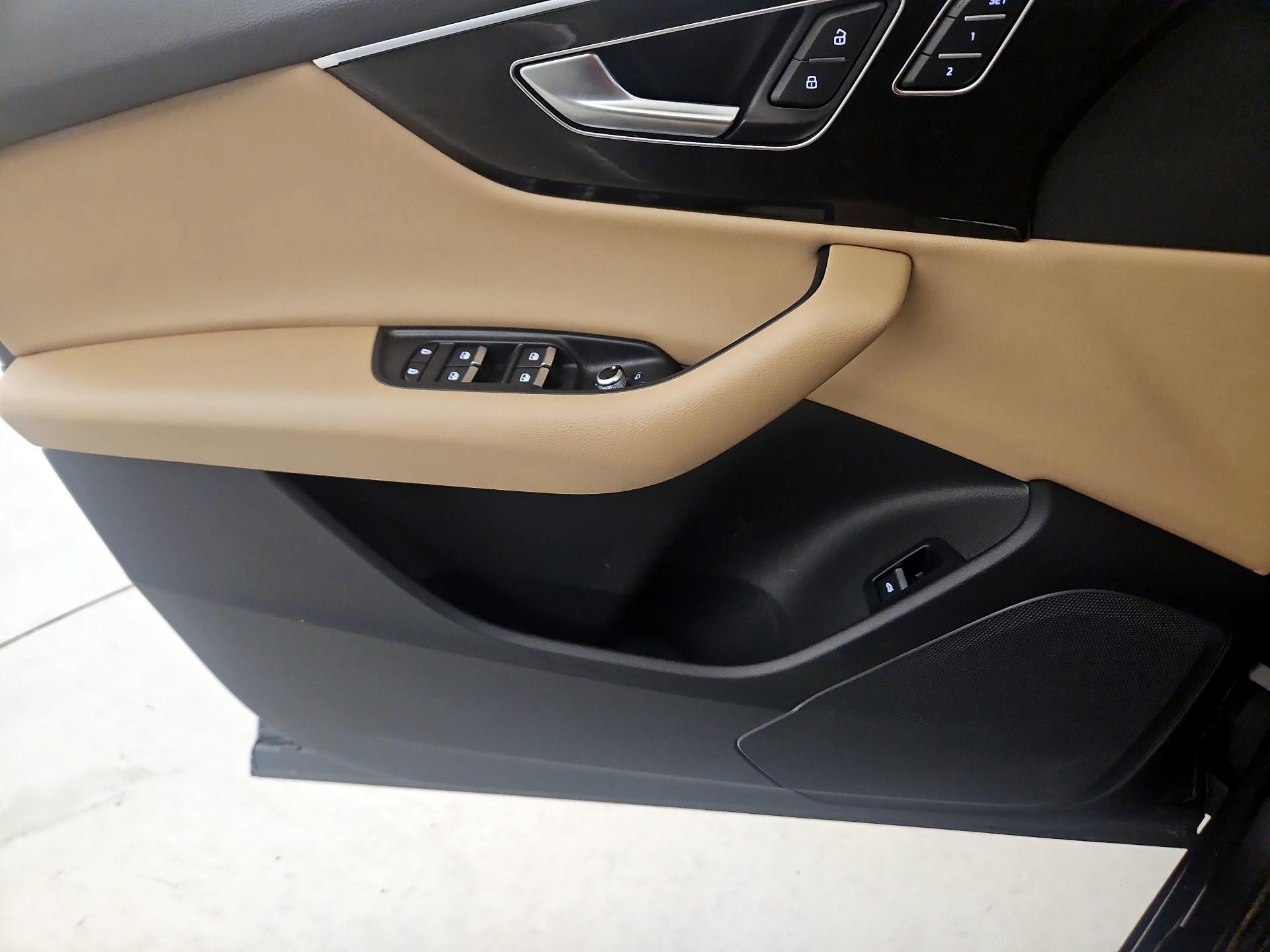Thumbnail: 2023 Audi Q7 - 12