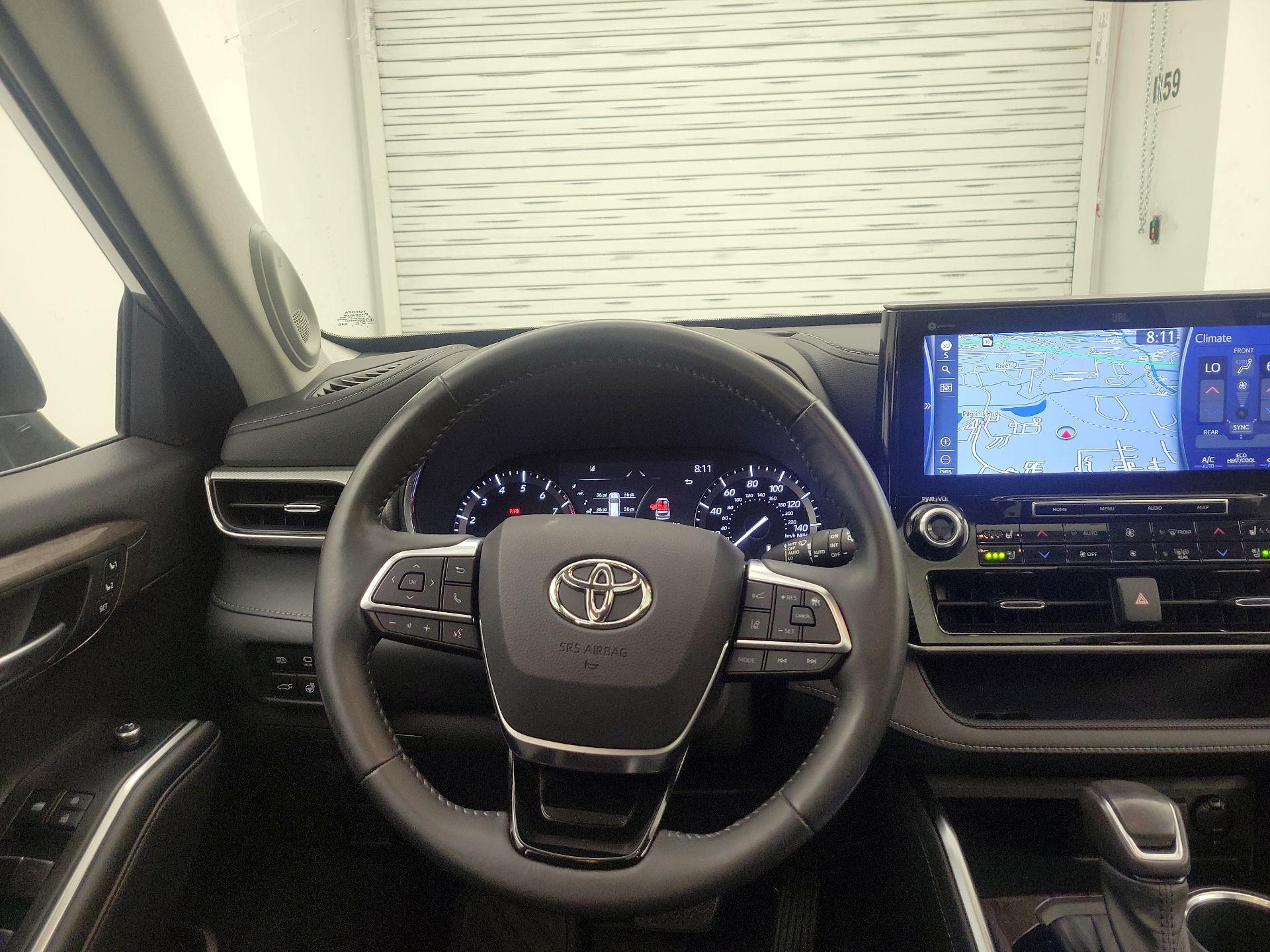 Thumbnail: 2021 Toyota Highlander - 10