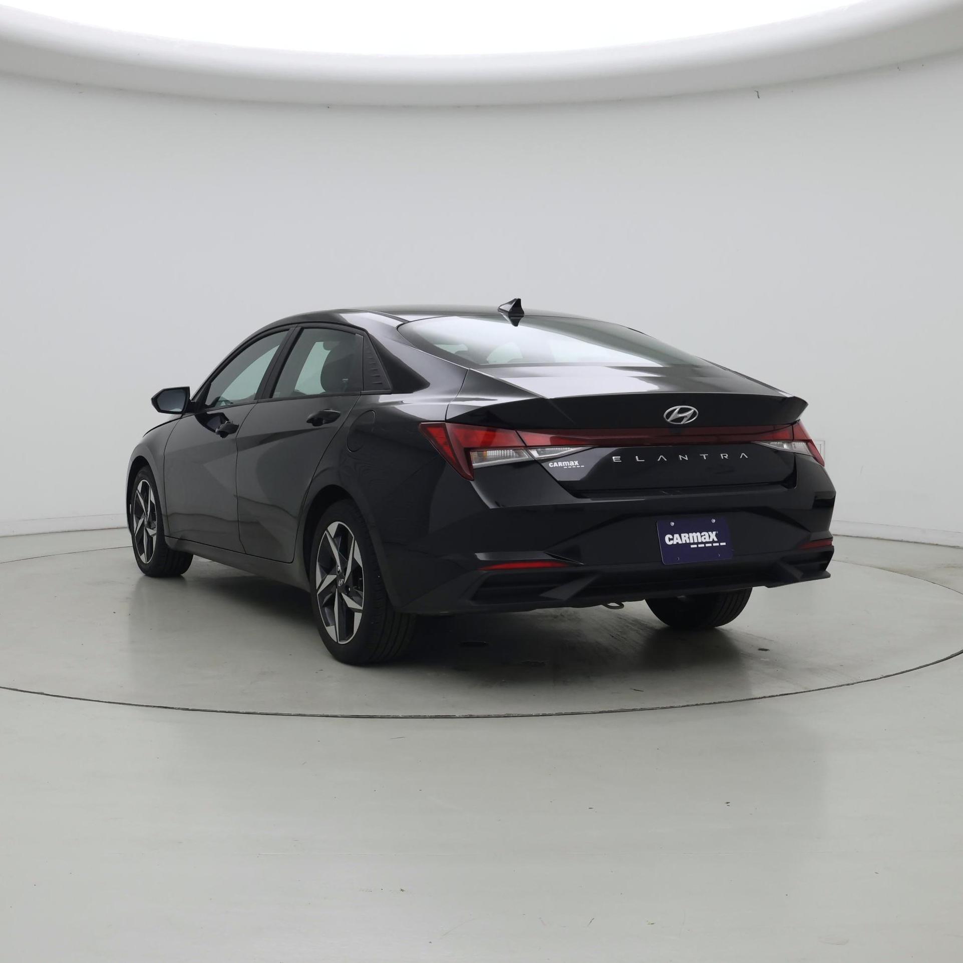 Thumbnail: 2023 Hyundai Elantra - 2