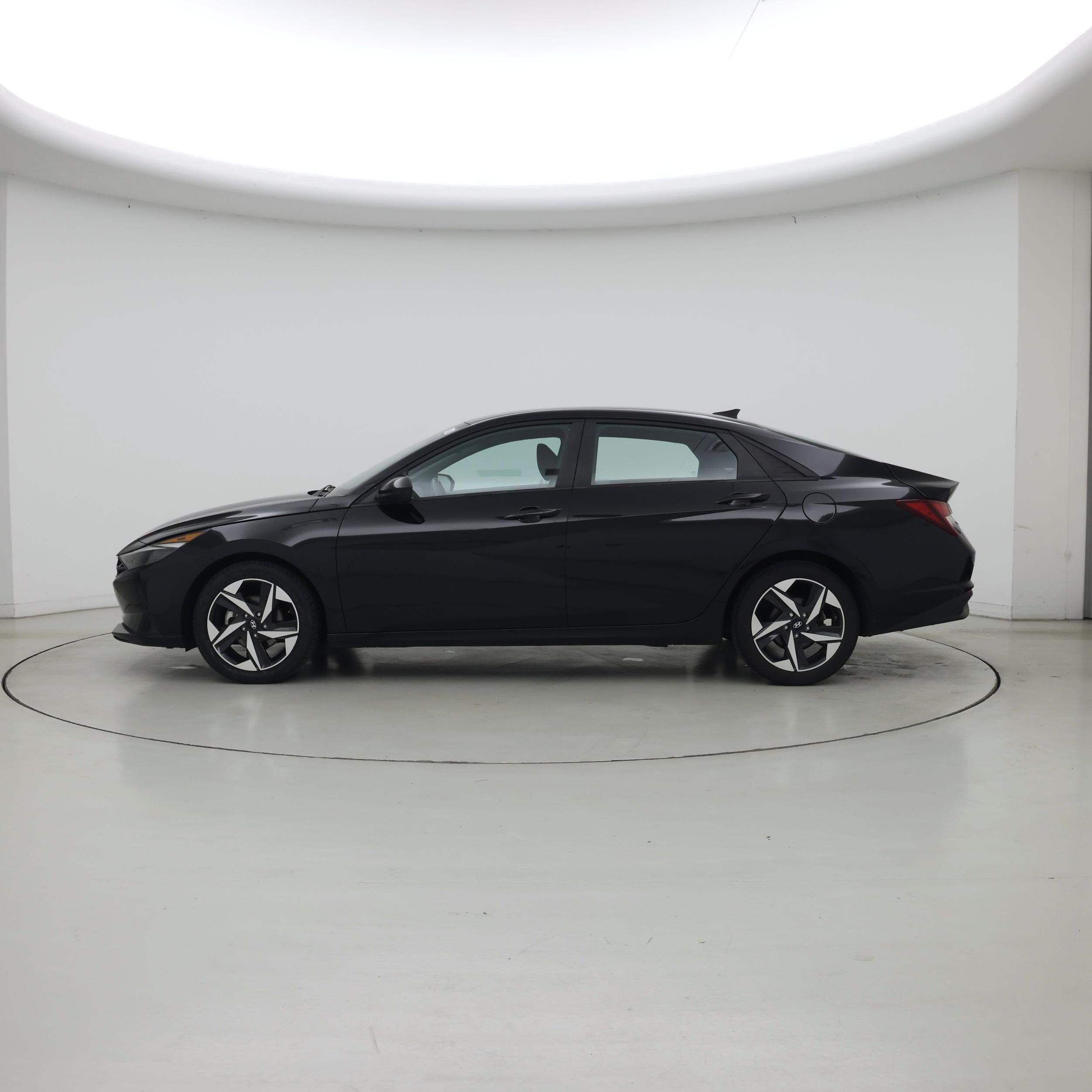 Thumbnail: 2023 Hyundai Elantra - 3