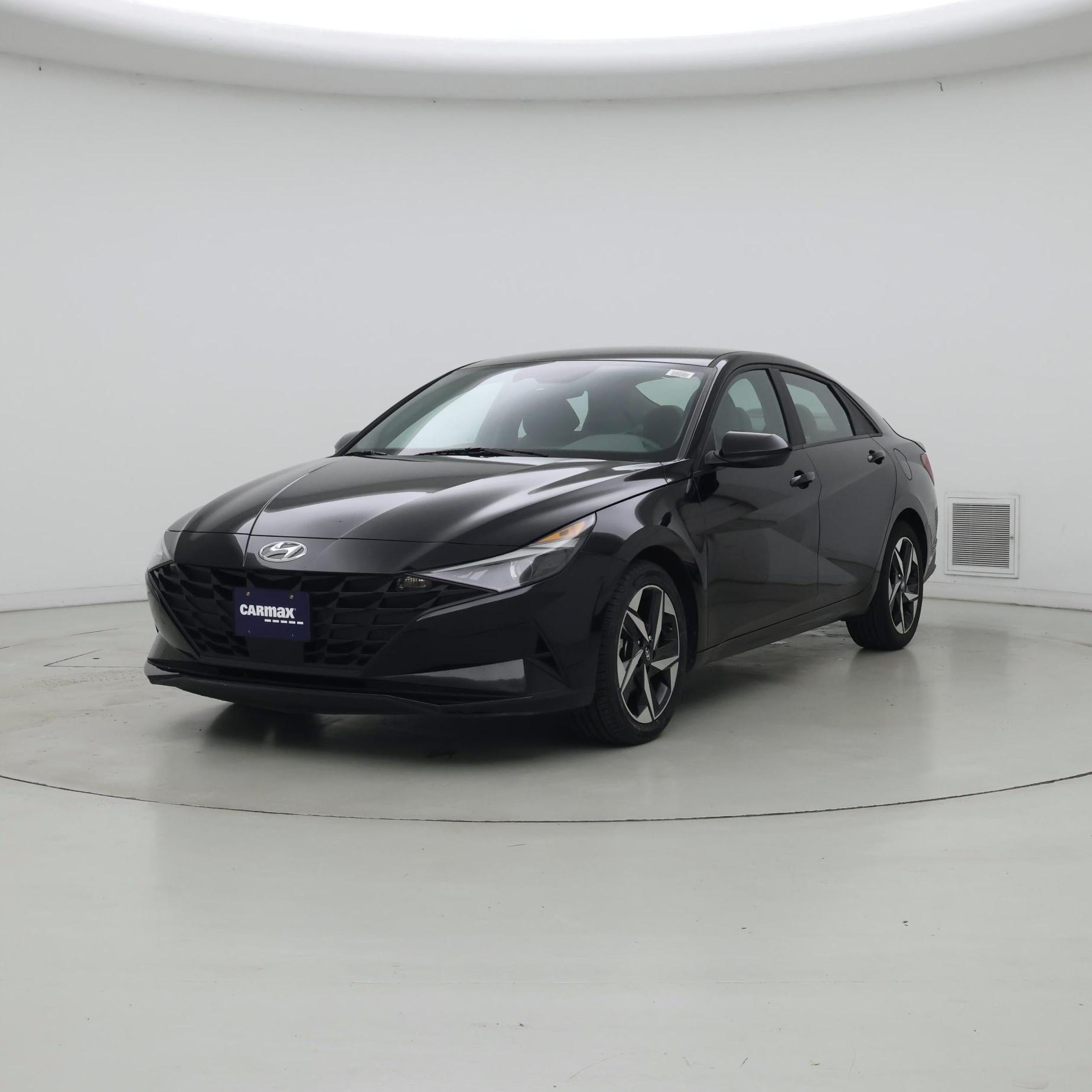 Thumbnail: 2023 Hyundai Elantra - 4