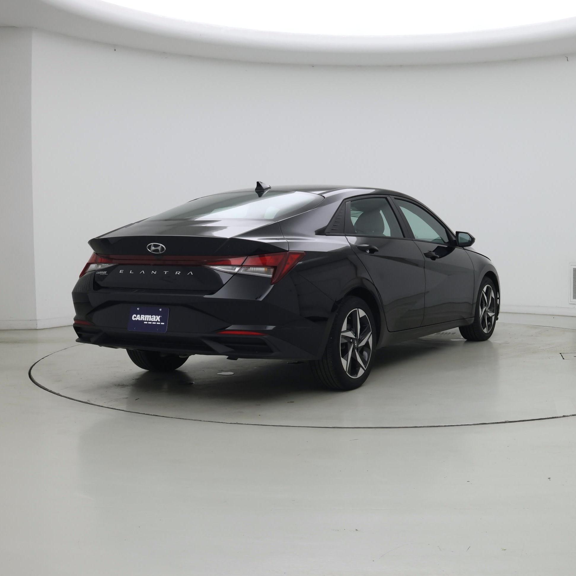 Thumbnail: 2023 Hyundai Elantra - 8