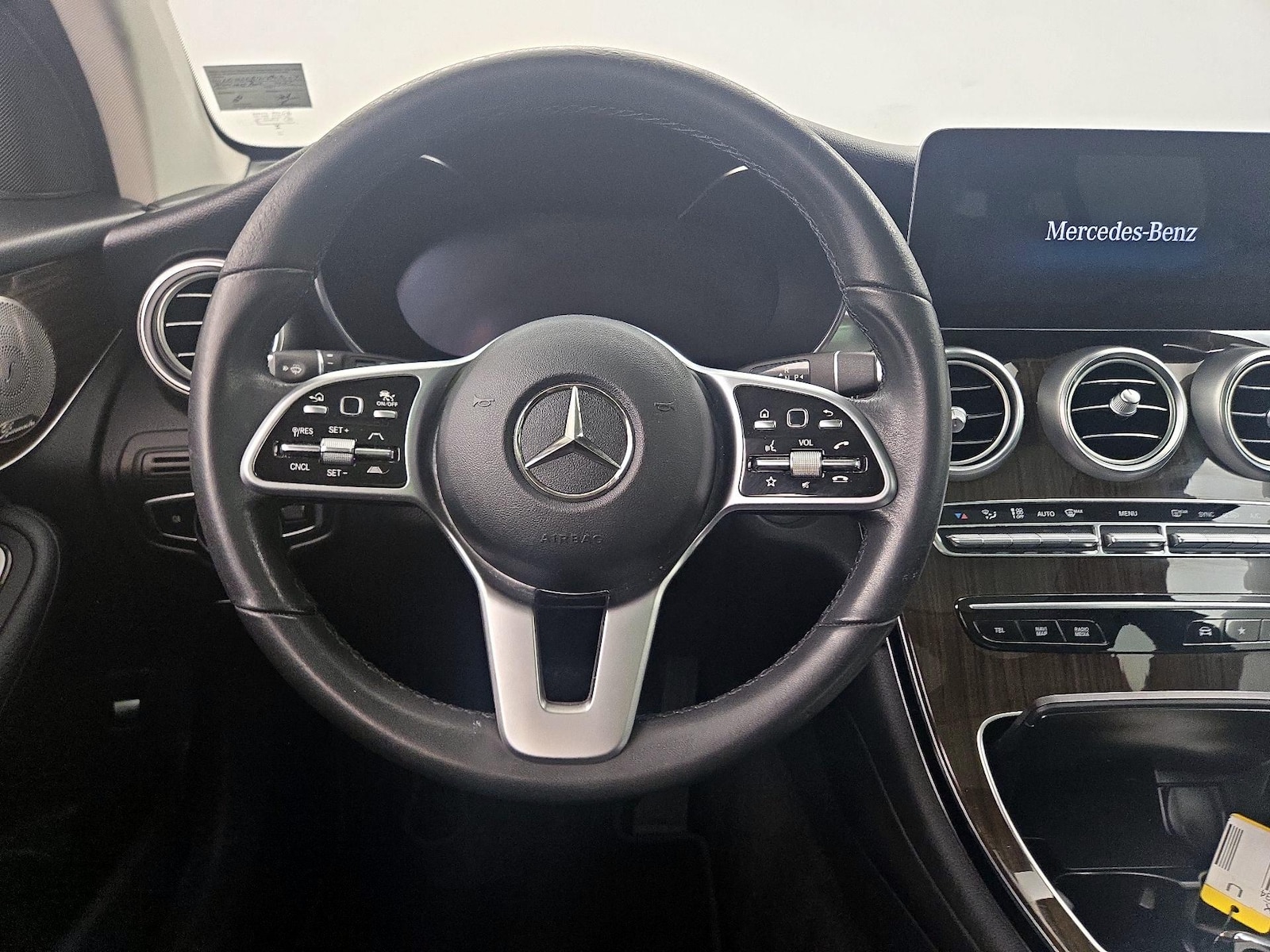2022 Mercedes-Benz GLC GLC300 - Photo 11