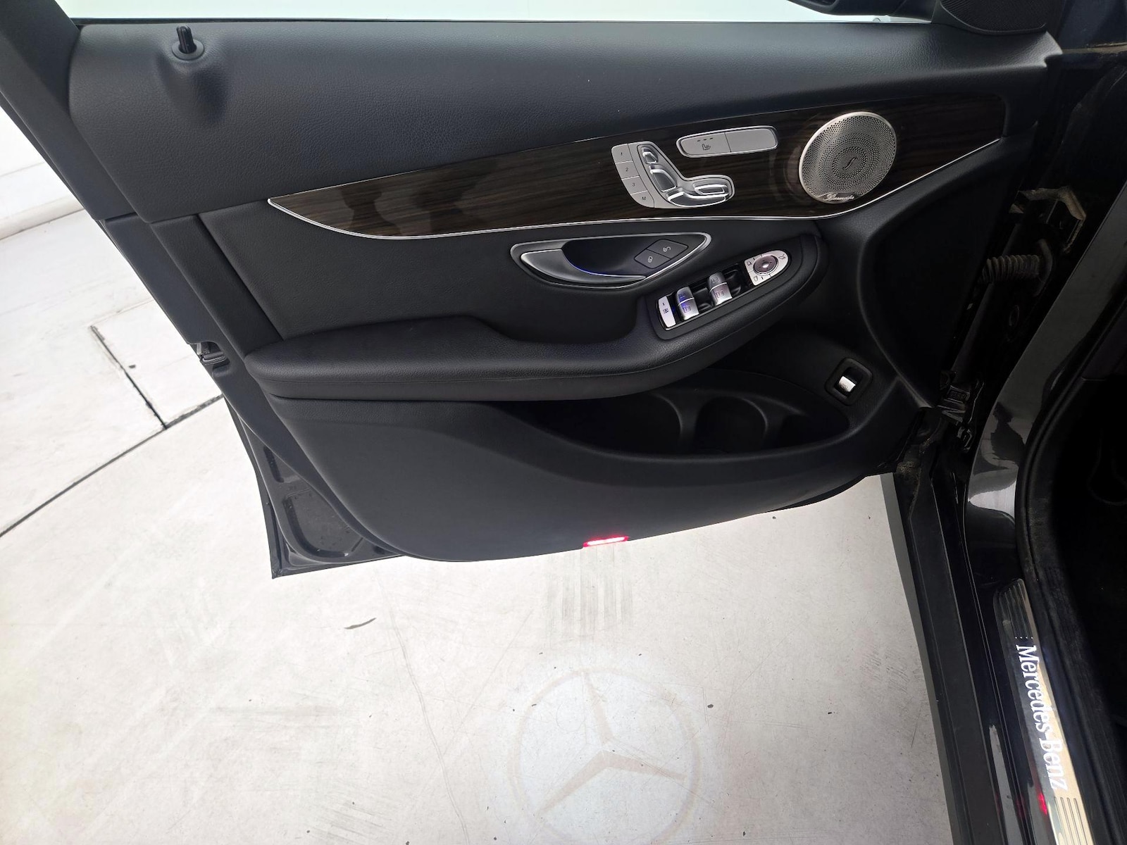 2022 Mercedes-Benz GLC GLC300 - Photo 13