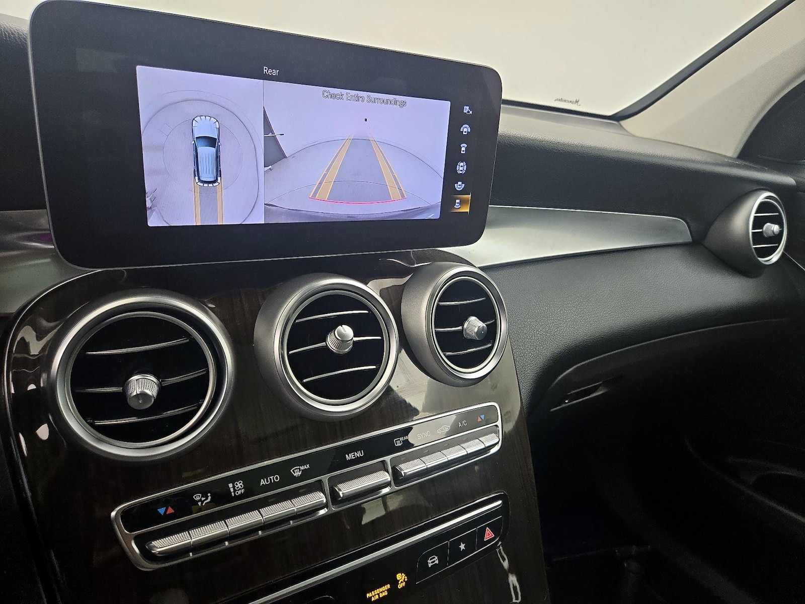 2022 Mercedes-Benz GLC GLC300 - Photo 16