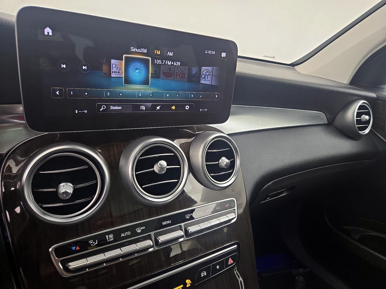 2022 Mercedes-Benz GLC GLC300 - Photo 17