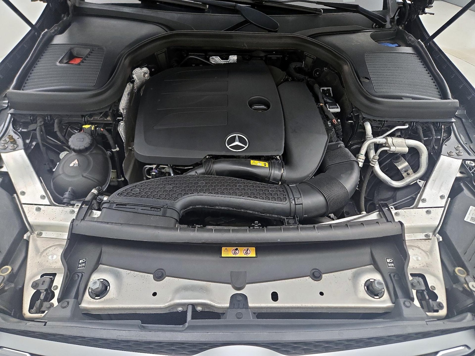 2022 Mercedes-Benz GLC GLC300 - Photo 25