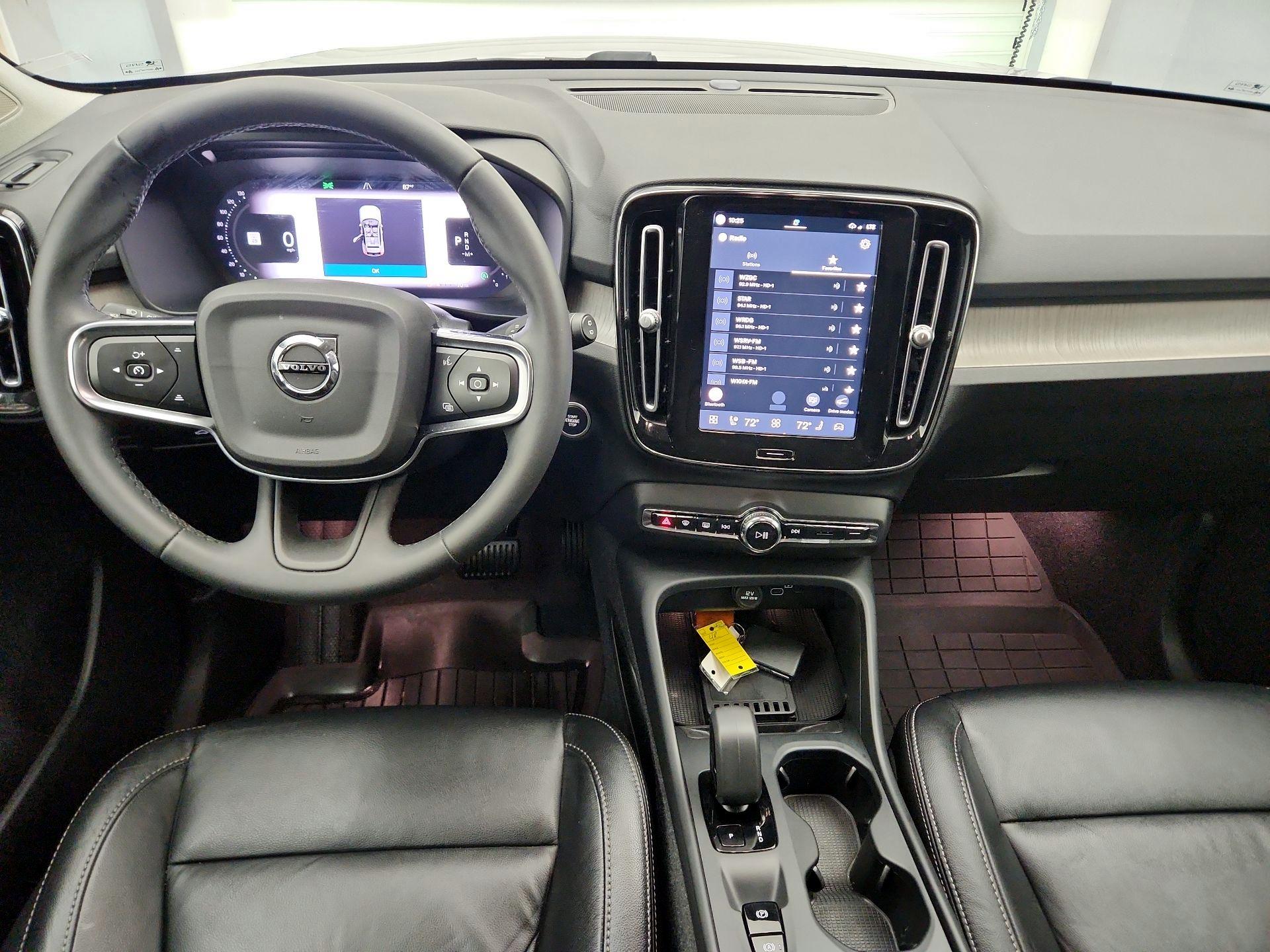 Thumbnail: 2024 Volvo XC40 - 9