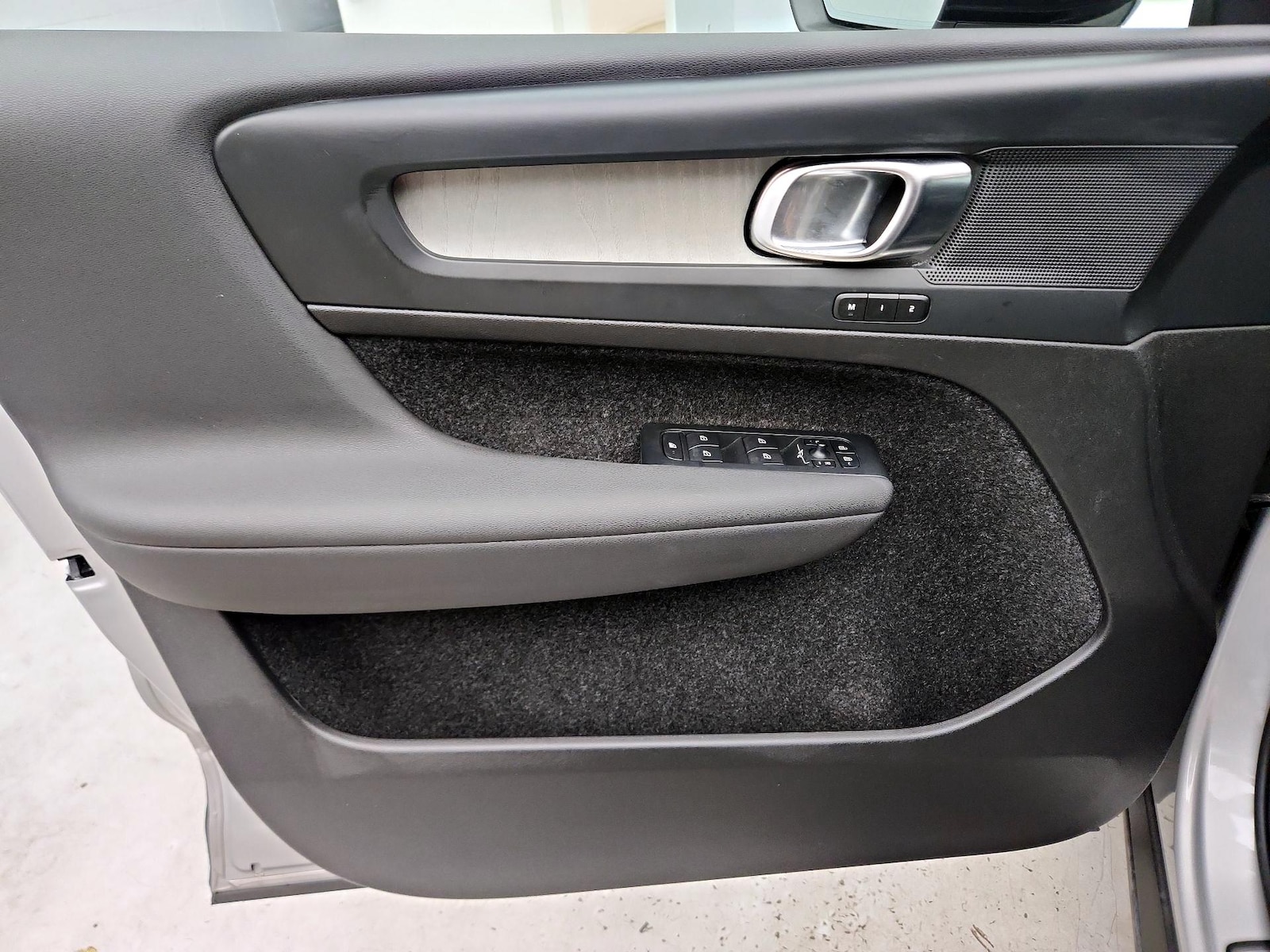 2024 Volvo XC40 Core - Photo 13