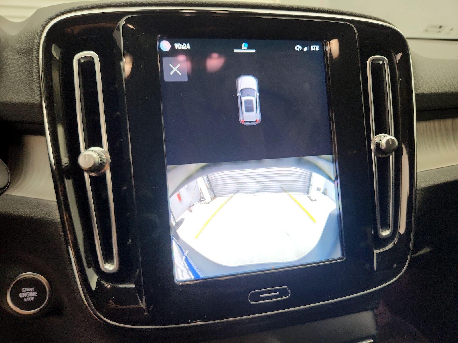 2024 Volvo XC40 Core - Photo 14