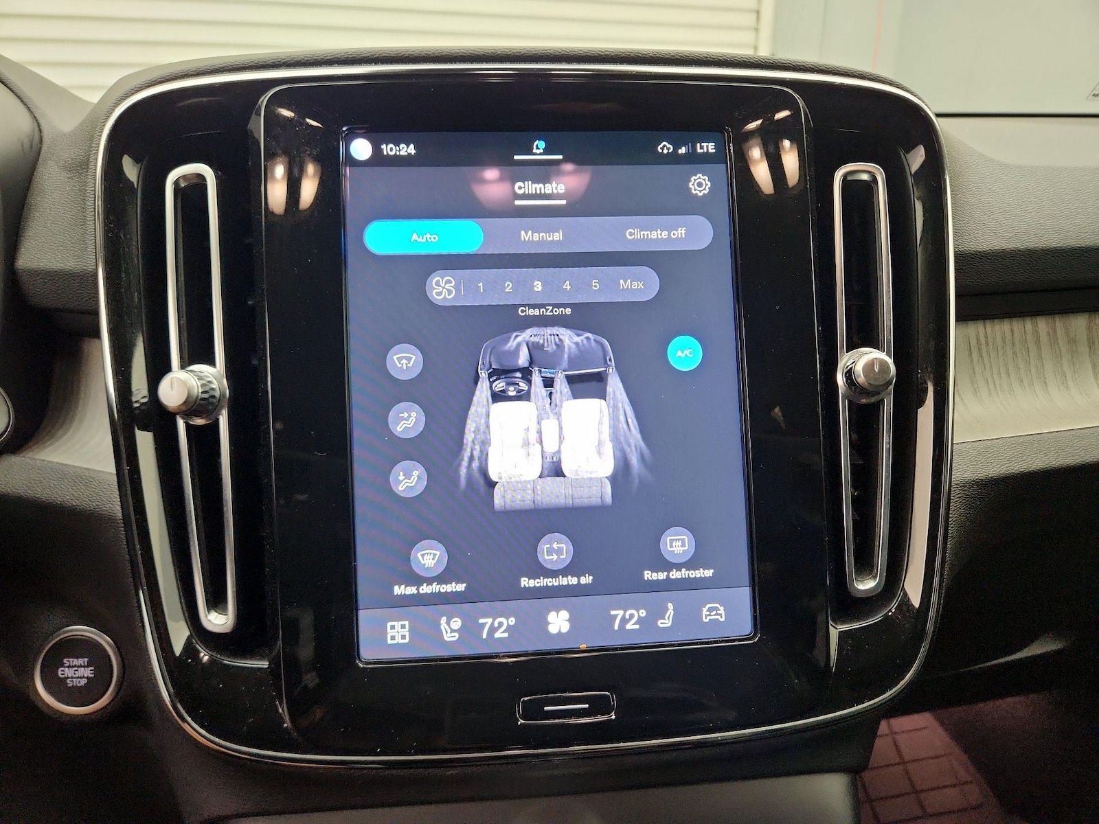 2024 Volvo XC40 Core - Photo 16