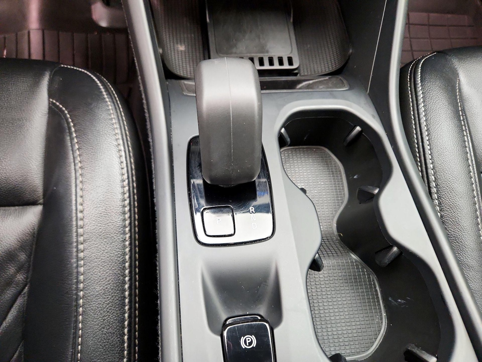 2024 Volvo XC40 Core - Photo 17