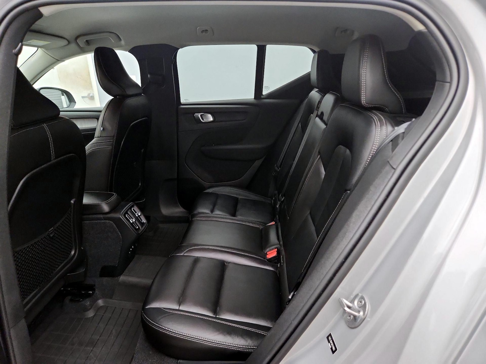 2024 Volvo XC40 Core - Photo 19