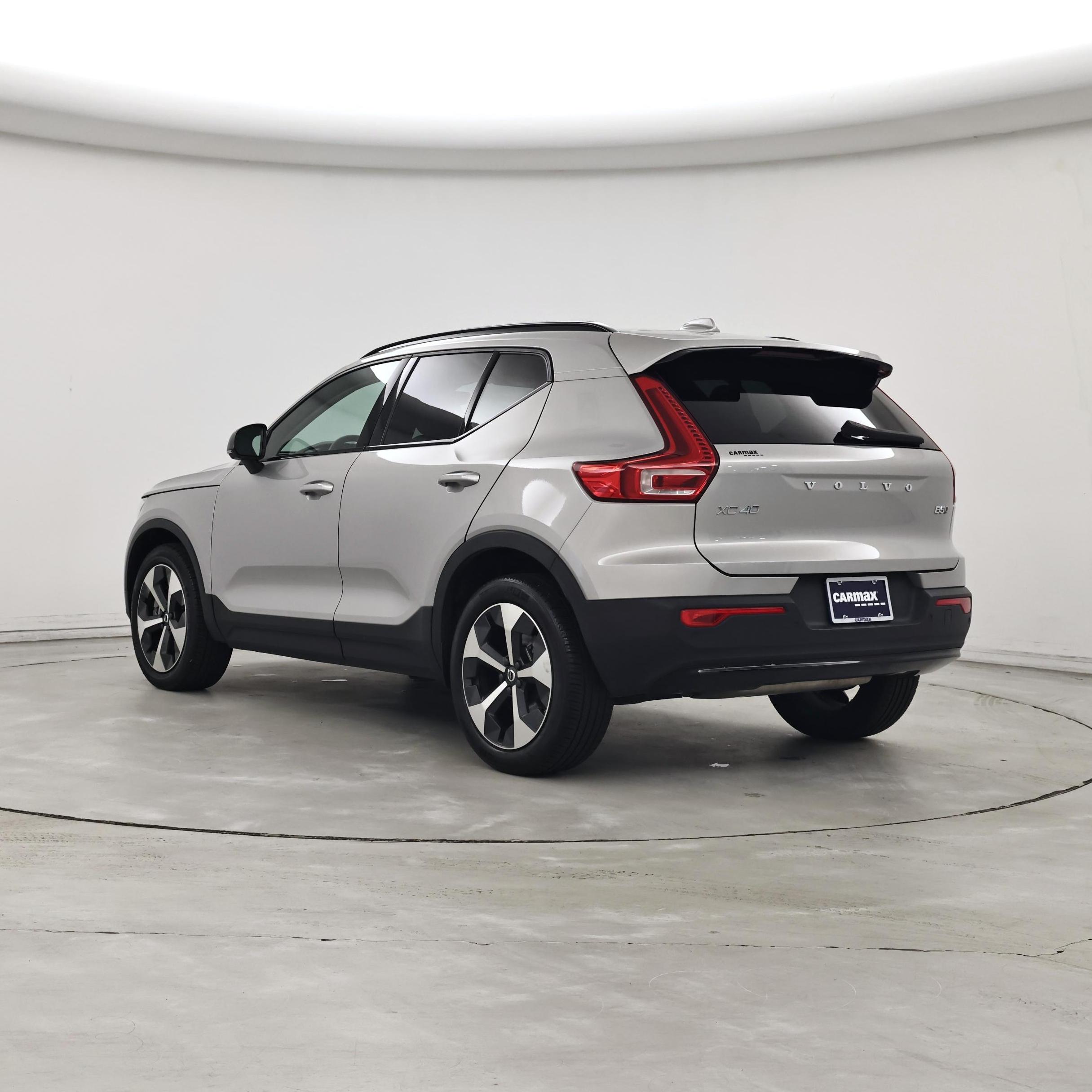 Thumbnail: 2024 Volvo XC40 - 2