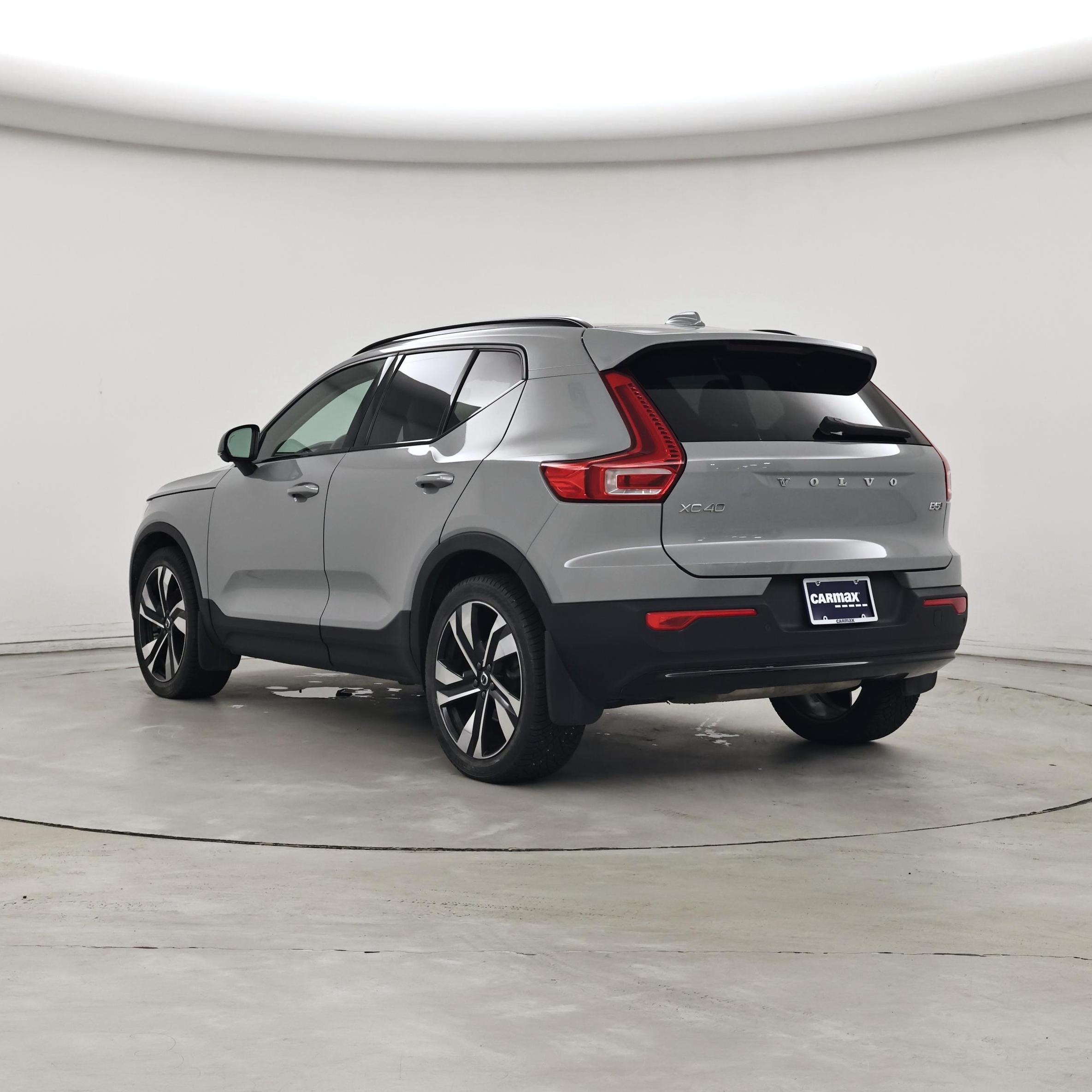 Thumbnail: 2024 Volvo XC40 - 2