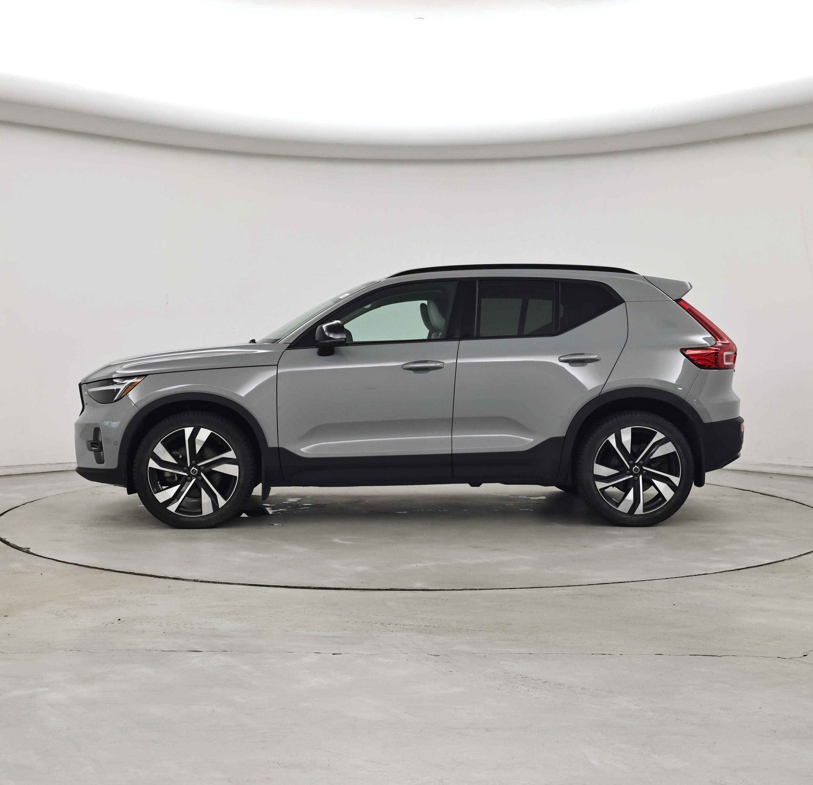 Thumbnail: 2024 Volvo XC40 - 3