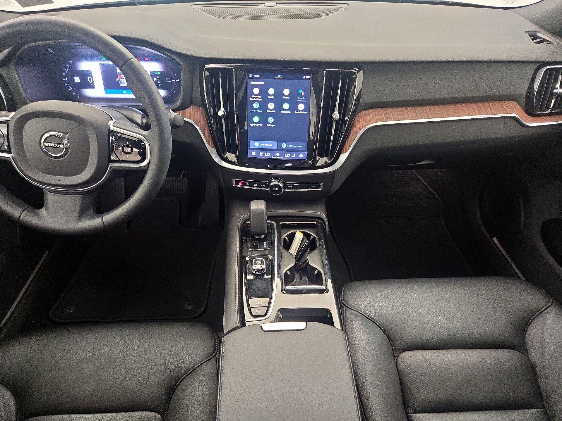 Thumbnail: 2023 Volvo S60 - 9