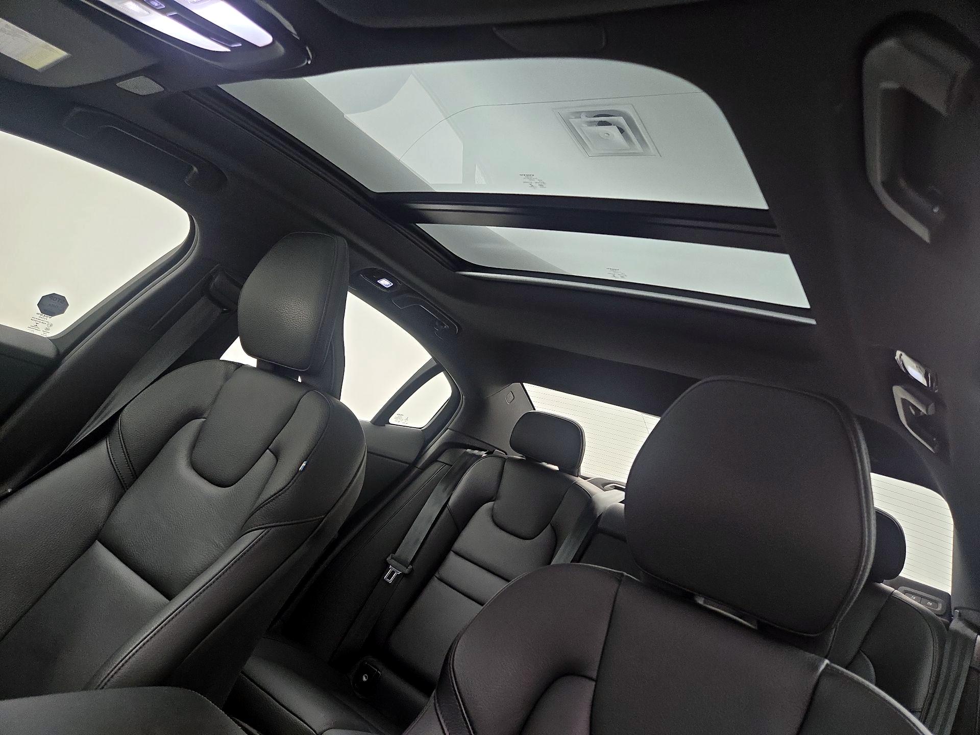 Thumbnail: 2023 Volvo S60 - 19