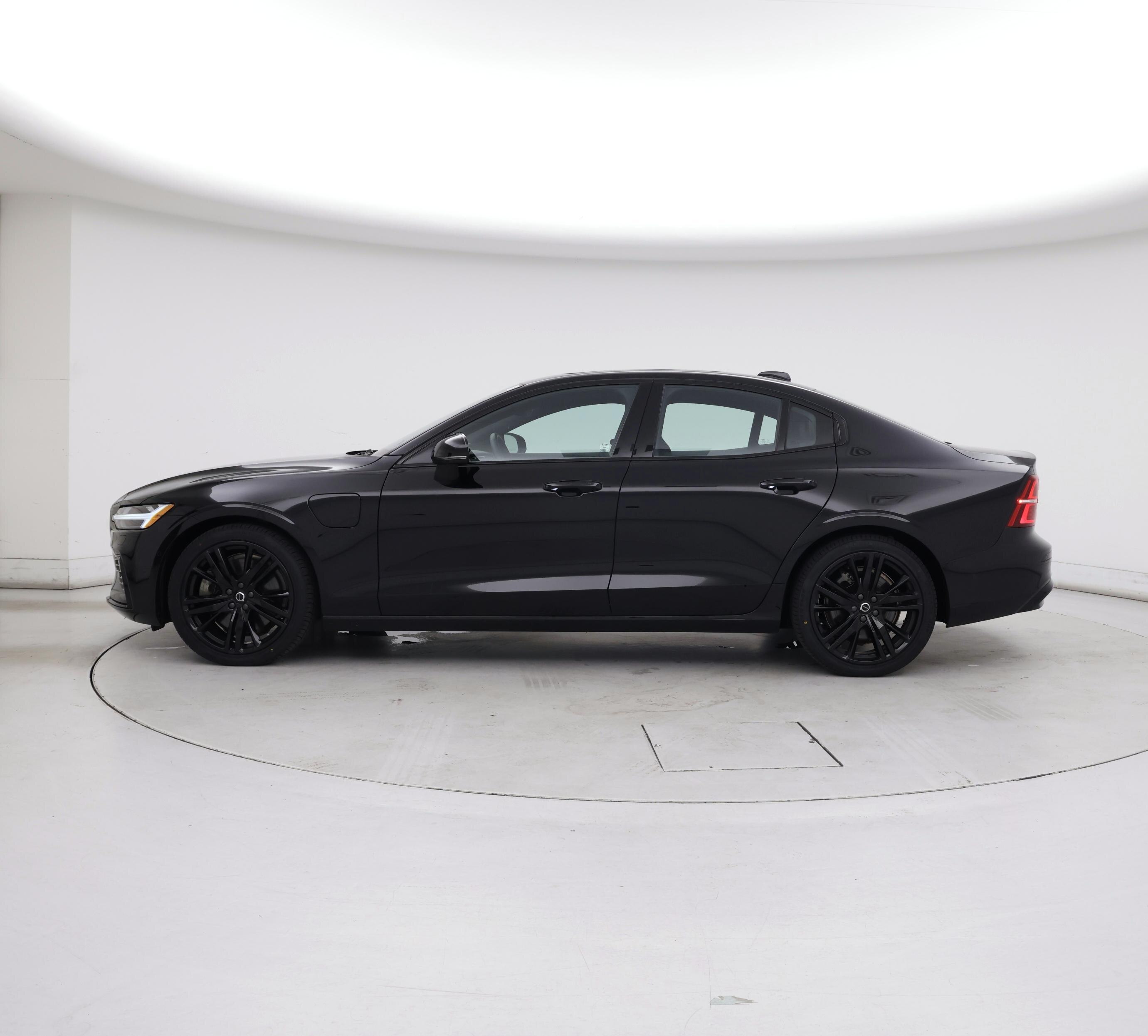 Thumbnail: 2023 Volvo S60 - 3