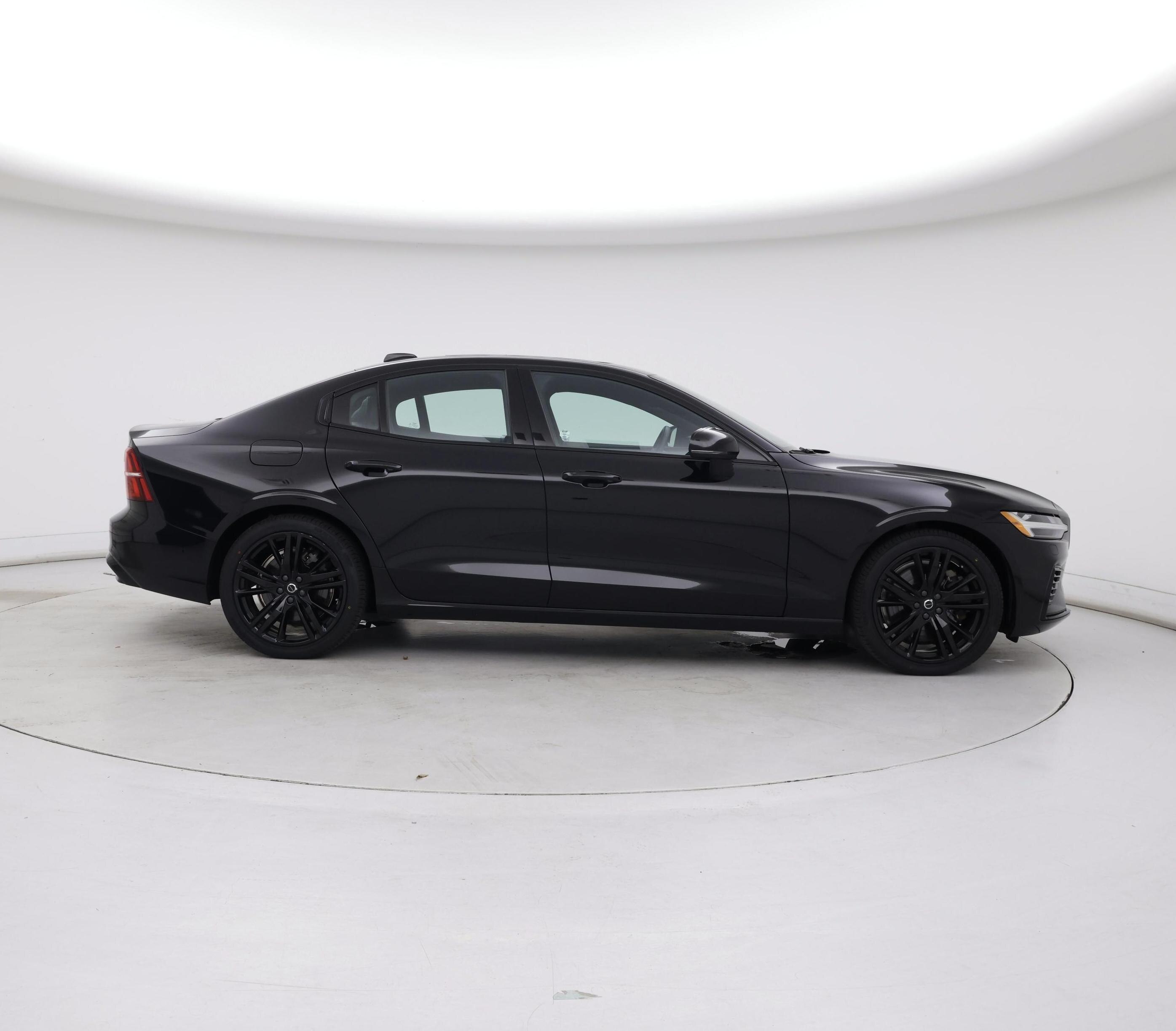 Thumbnail: 2023 Volvo S60 - 7