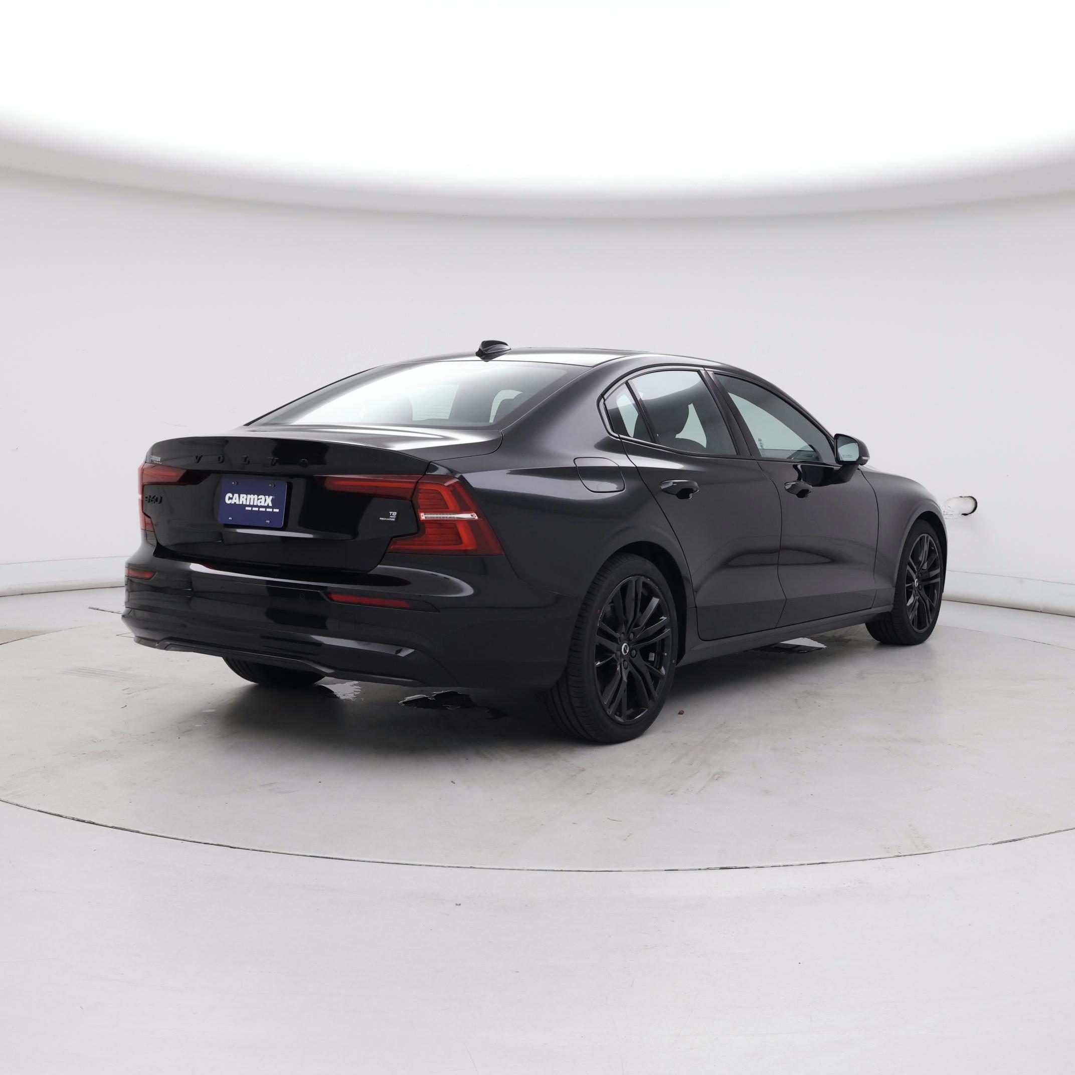 Thumbnail: 2023 Volvo S60 - 8
