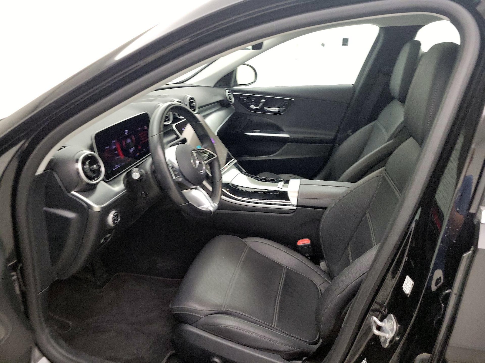 2025 Mercedes-Benz C-Class Sedan C 300 - Photo 12