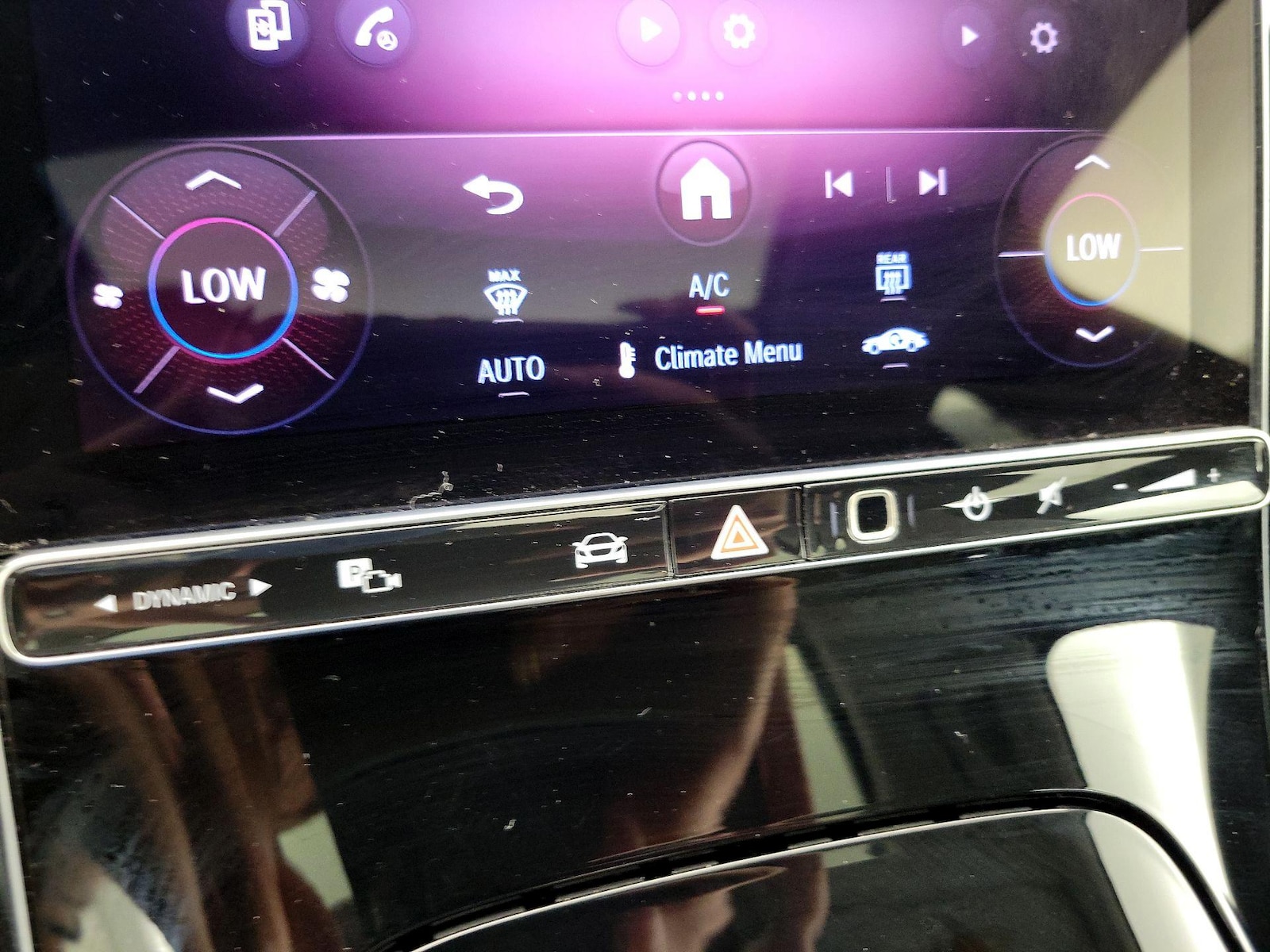 2025 Mercedes-Benz C-Class Sedan C 300 - Photo 17