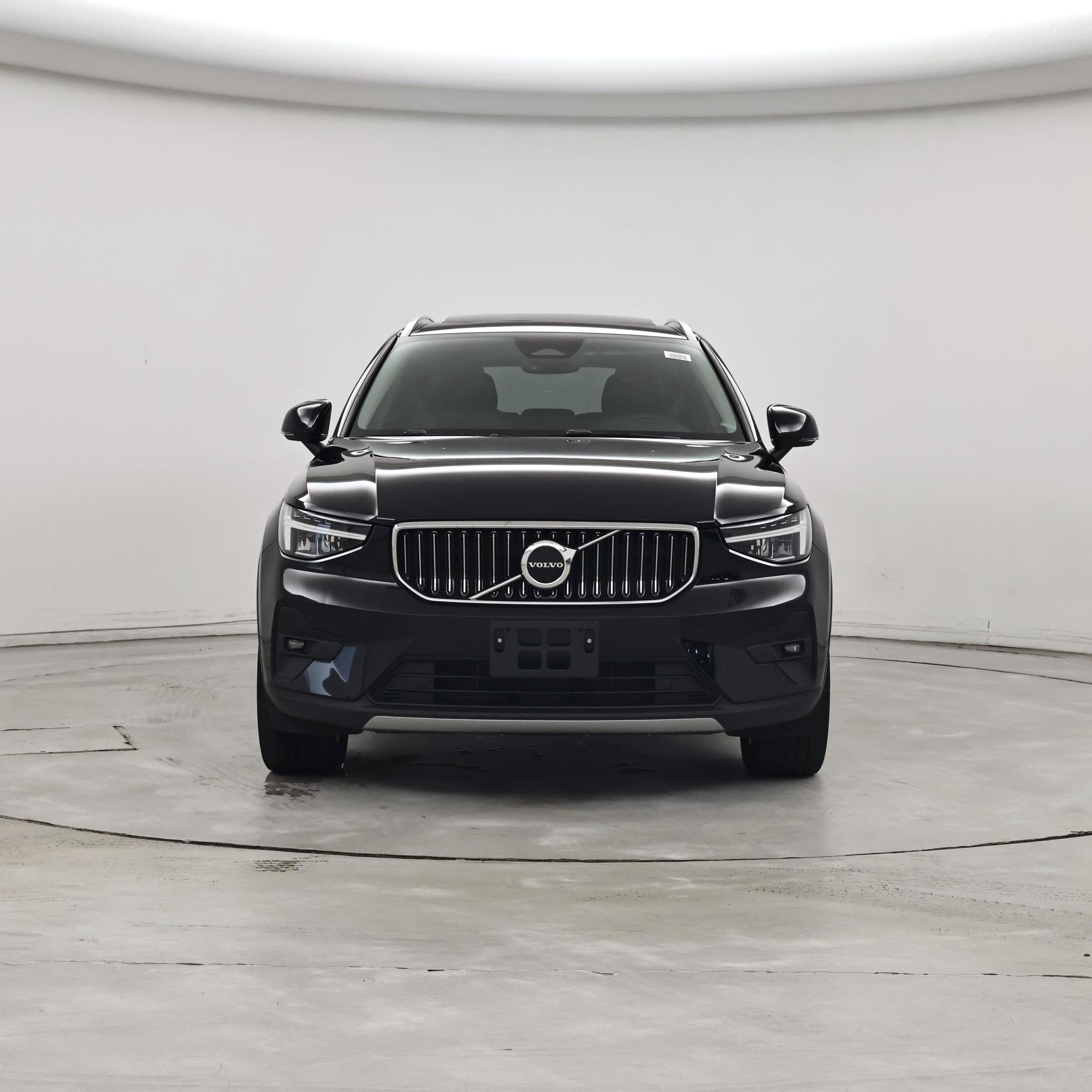 Thumbnail: 2023 Volvo XC40 - 5