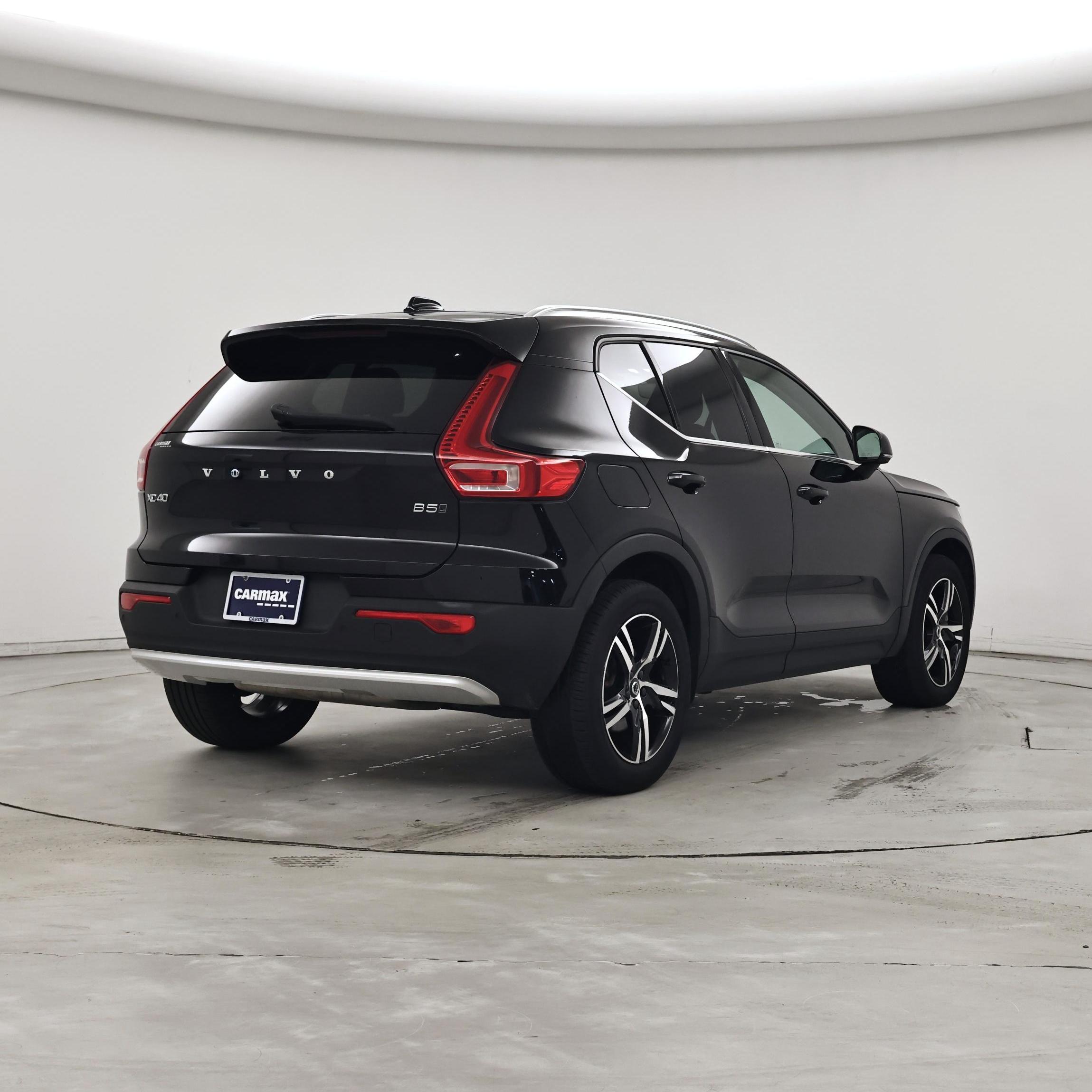 Thumbnail: 2023 Volvo XC40 - 8