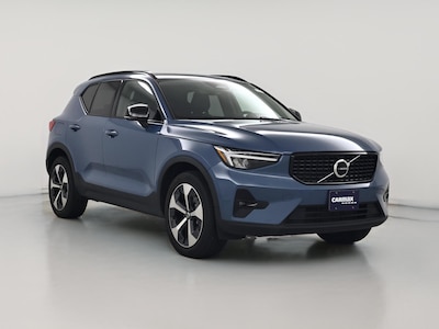 2023 Volvo XC40 B5 Plus Dark Theme