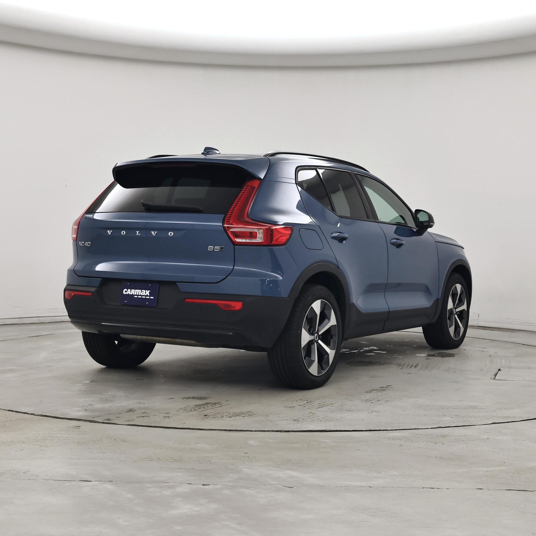 Thumbnail: 2023 Volvo XC40 - 8