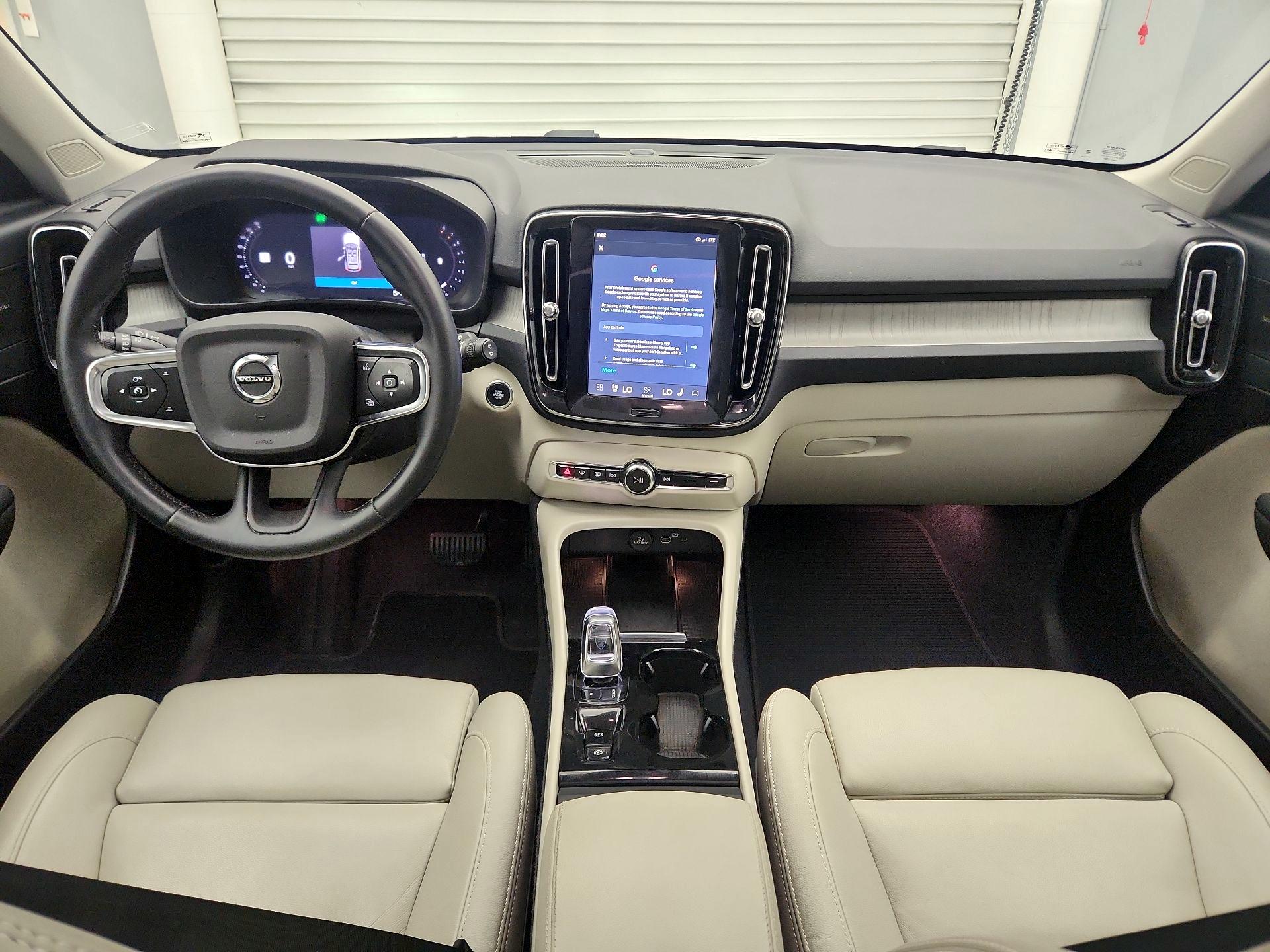 Thumbnail: 2024 Volvo XC40 - 9