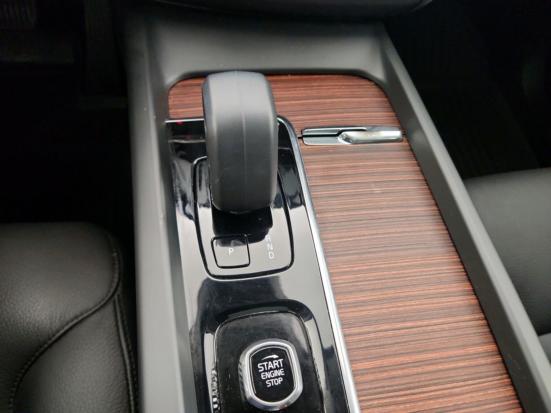 Thumbnail: 2023 Volvo XC60 - 17